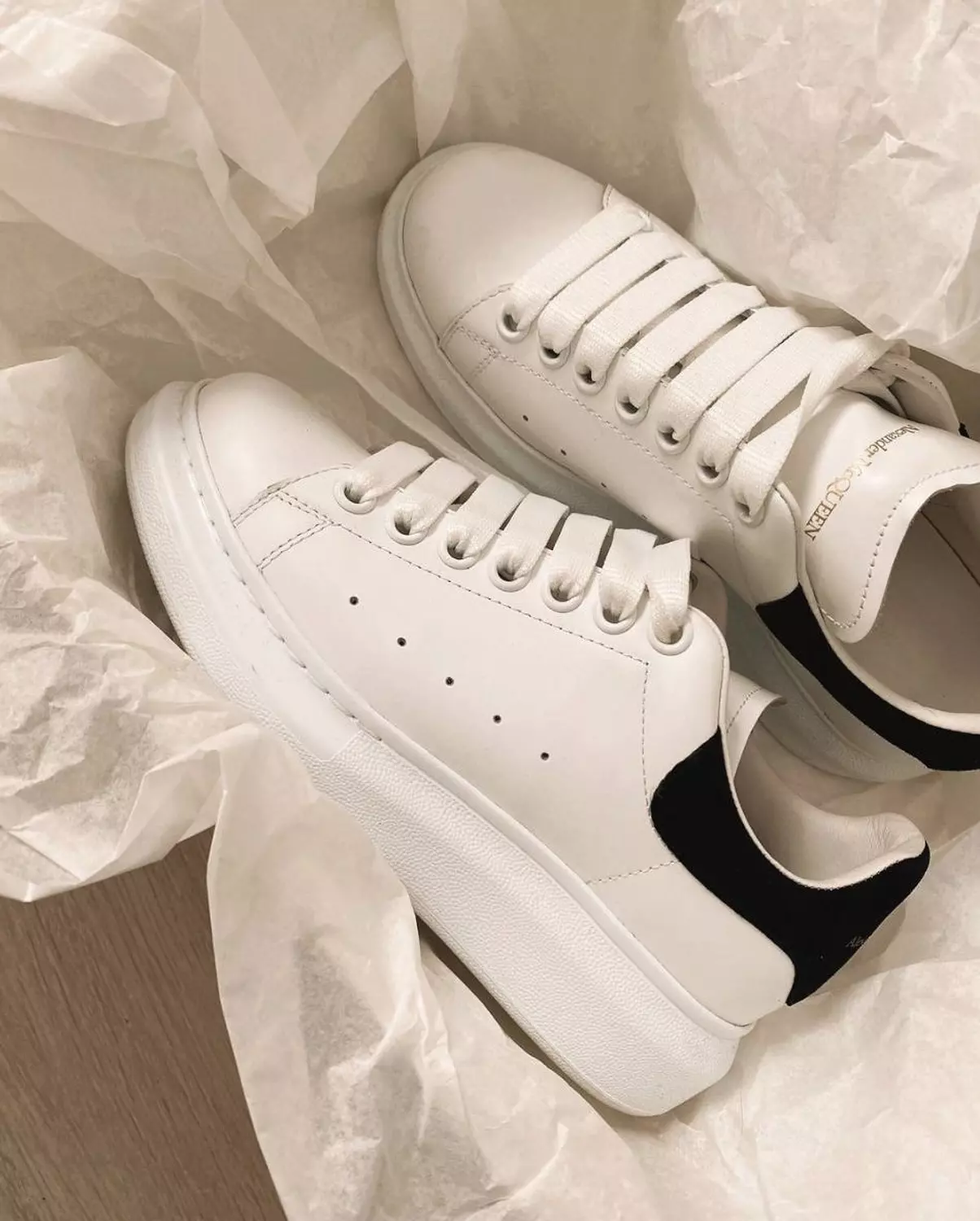 Alexander McQueen “ White & Black” 1