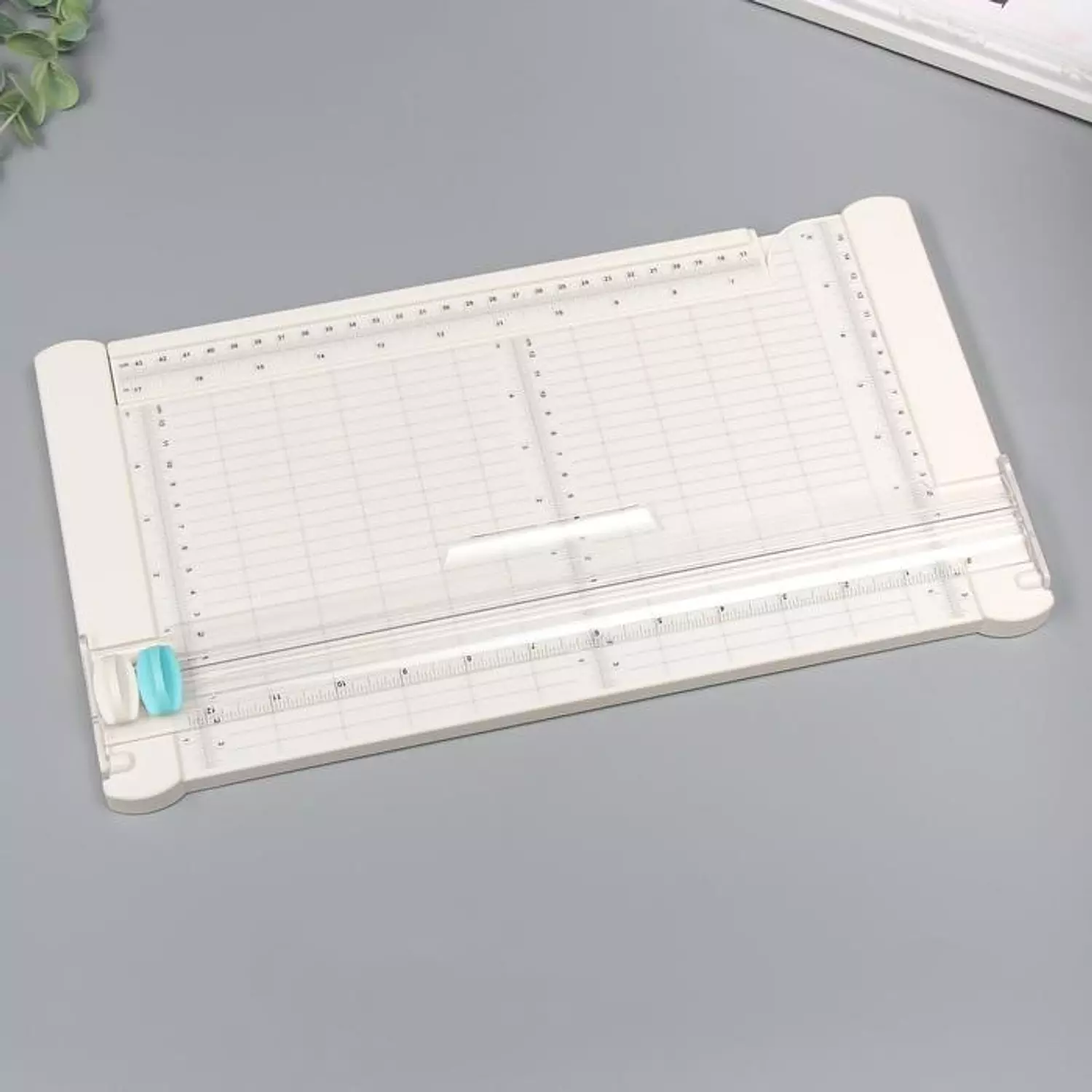 Paper trimmer and embosser model km-5620    2