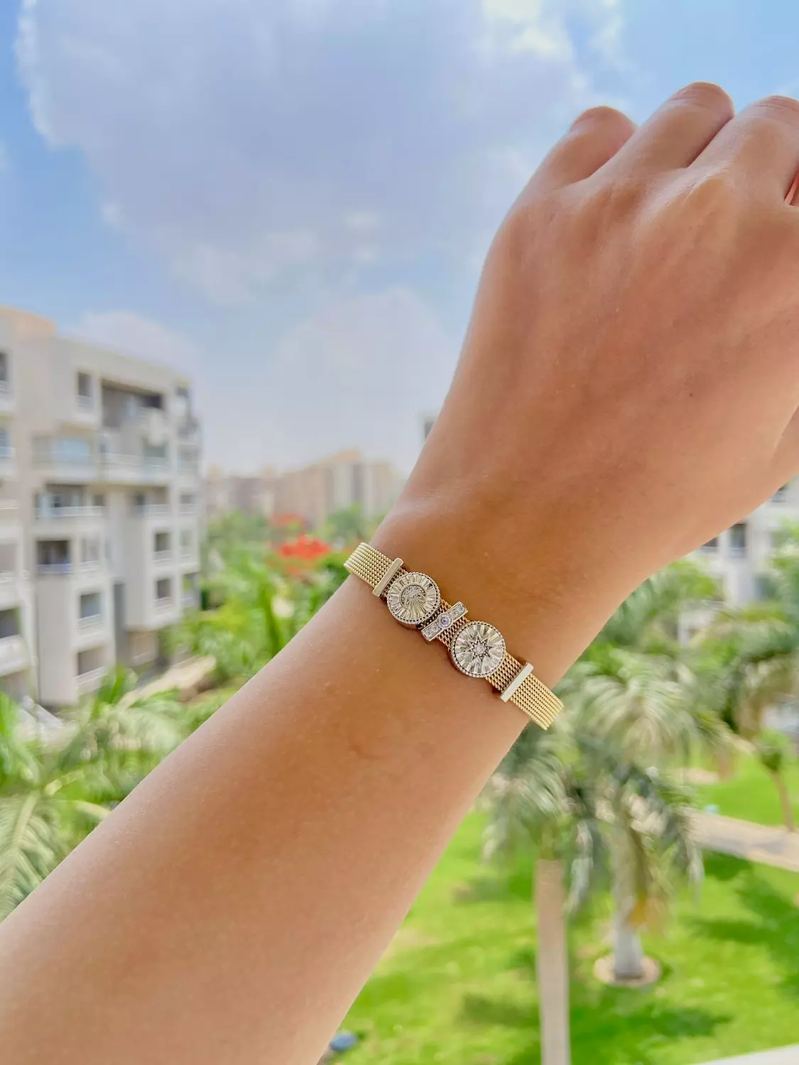 Charming gold bracelet 2