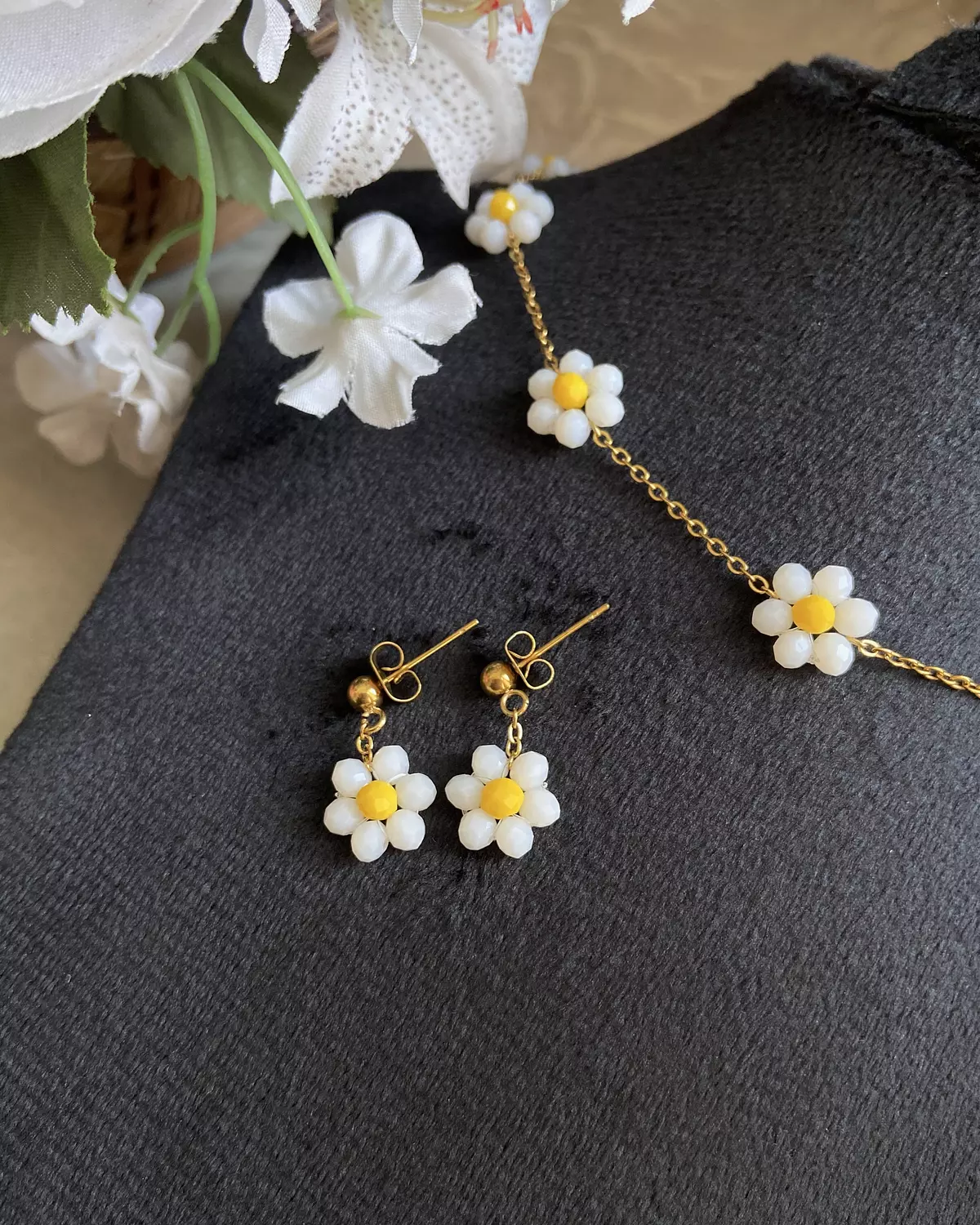 Daisy flower earrings  2