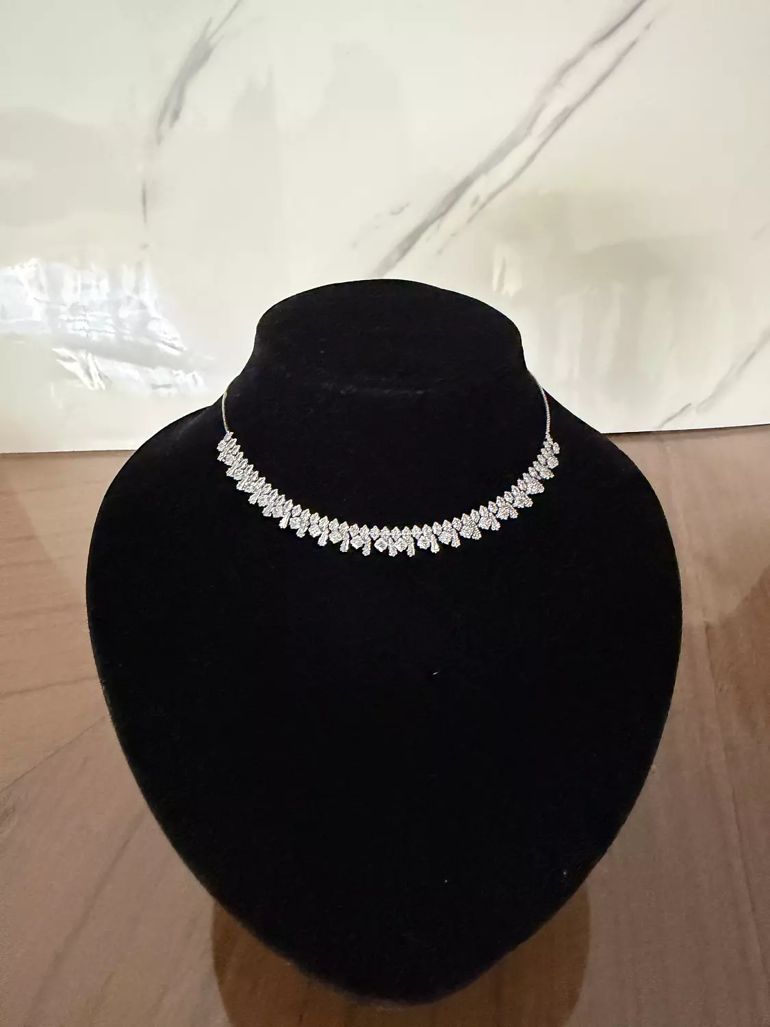 Zircon choker set hover image