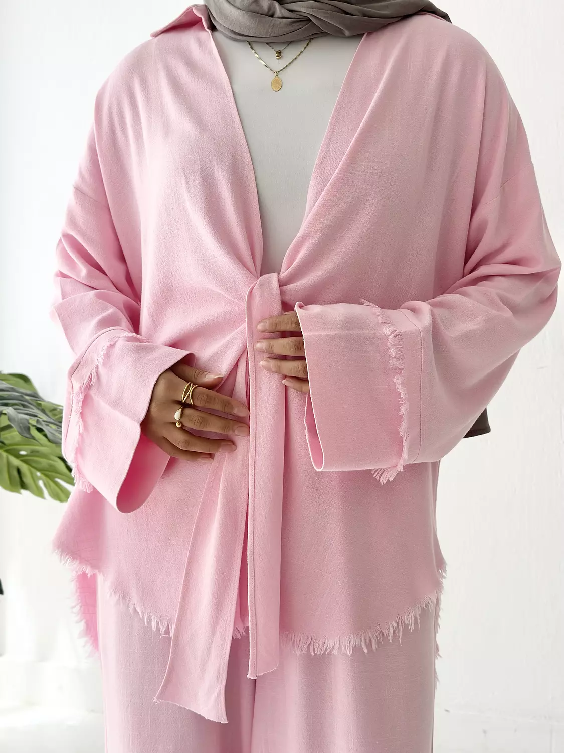Front Knot Linen Set In Pink hover image