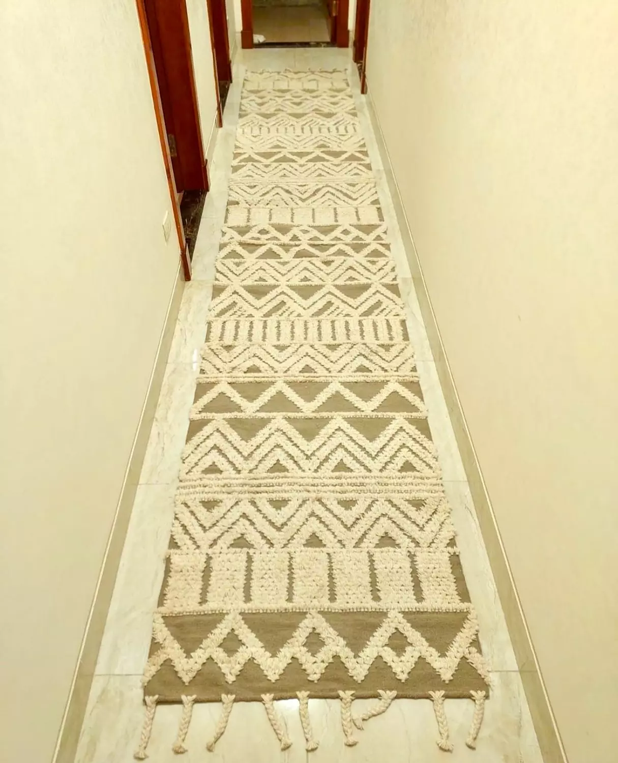 Shaggy Biege Kilim Rug image