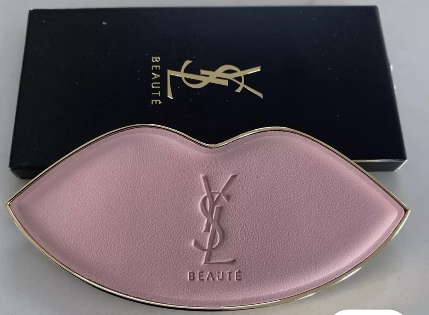 ysl beaute pink lip pocket mirror 4
