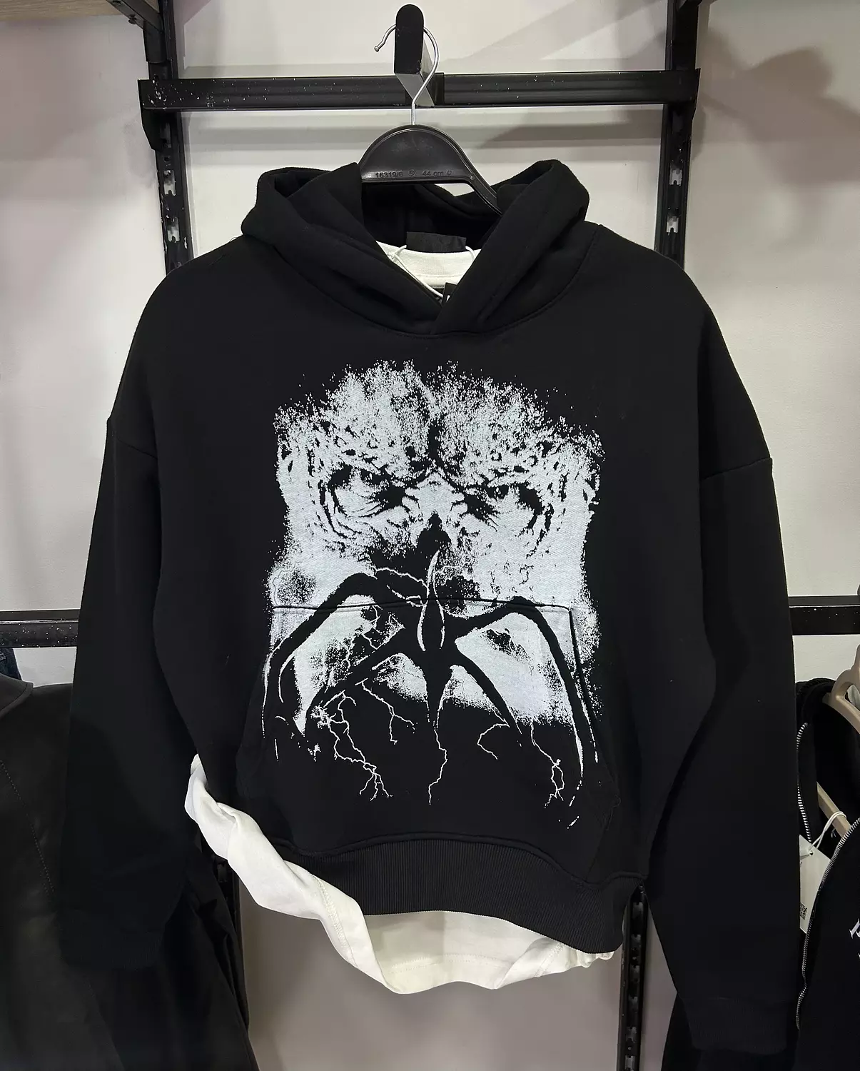 STRANGER THINGS BERSHKA HOODIE  6