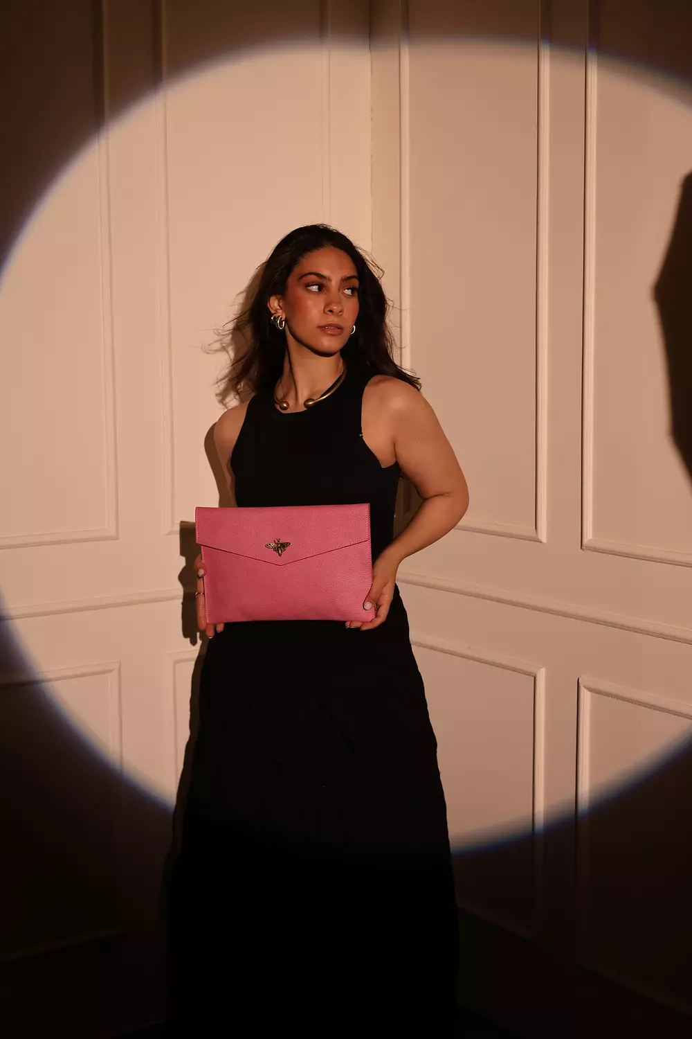 VeeV PinkyBee Clutch 4