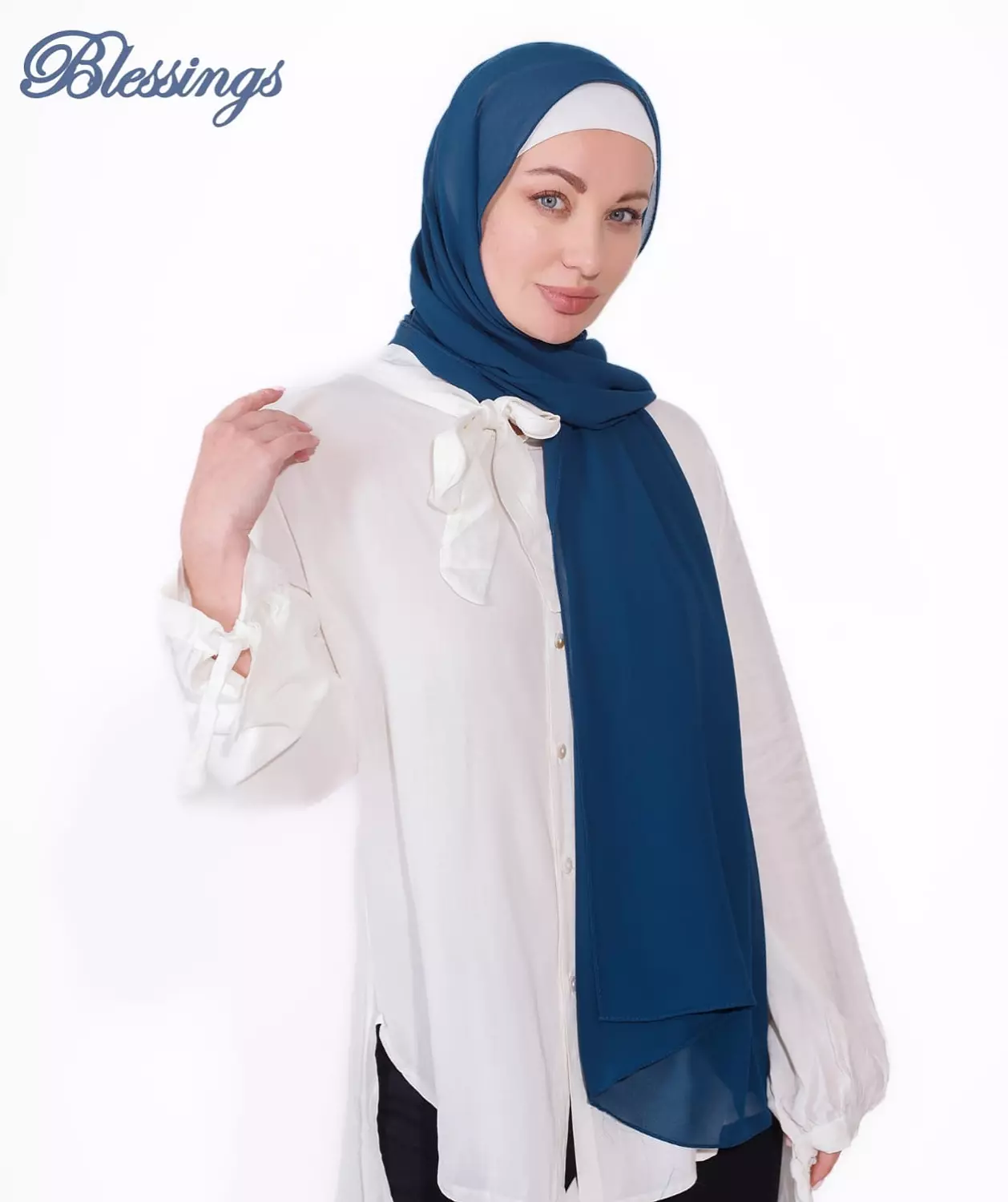 <p><strong>Scarves</strong></p>