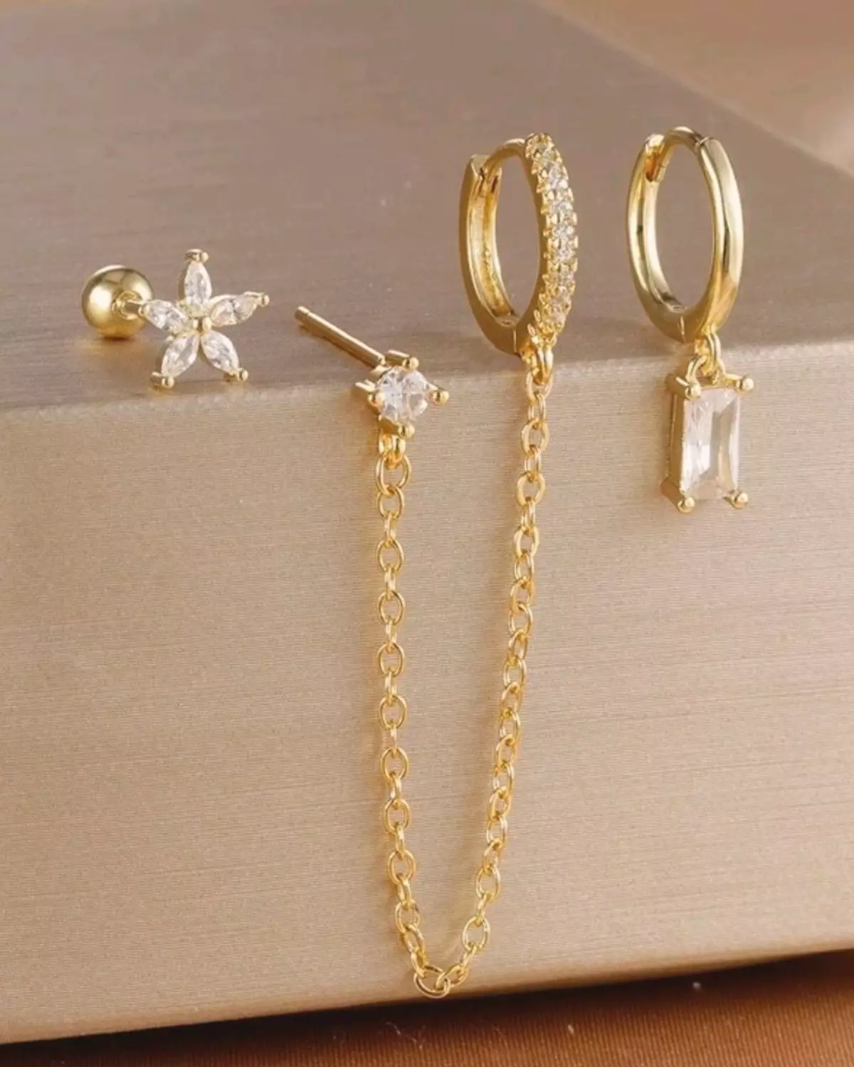 Zircona Hoop Earrings Set hover image