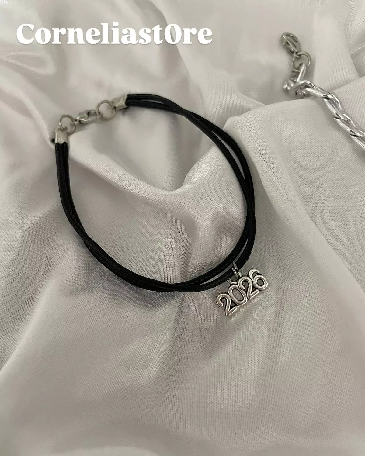 black 2026 seniors bracelet image
