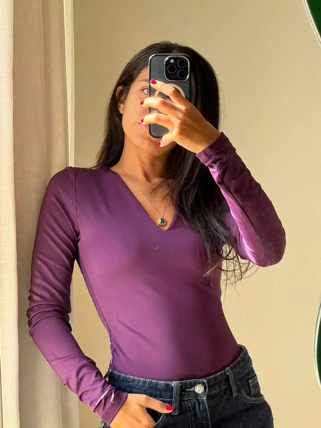 V-NECK LONG SLEEVE  11