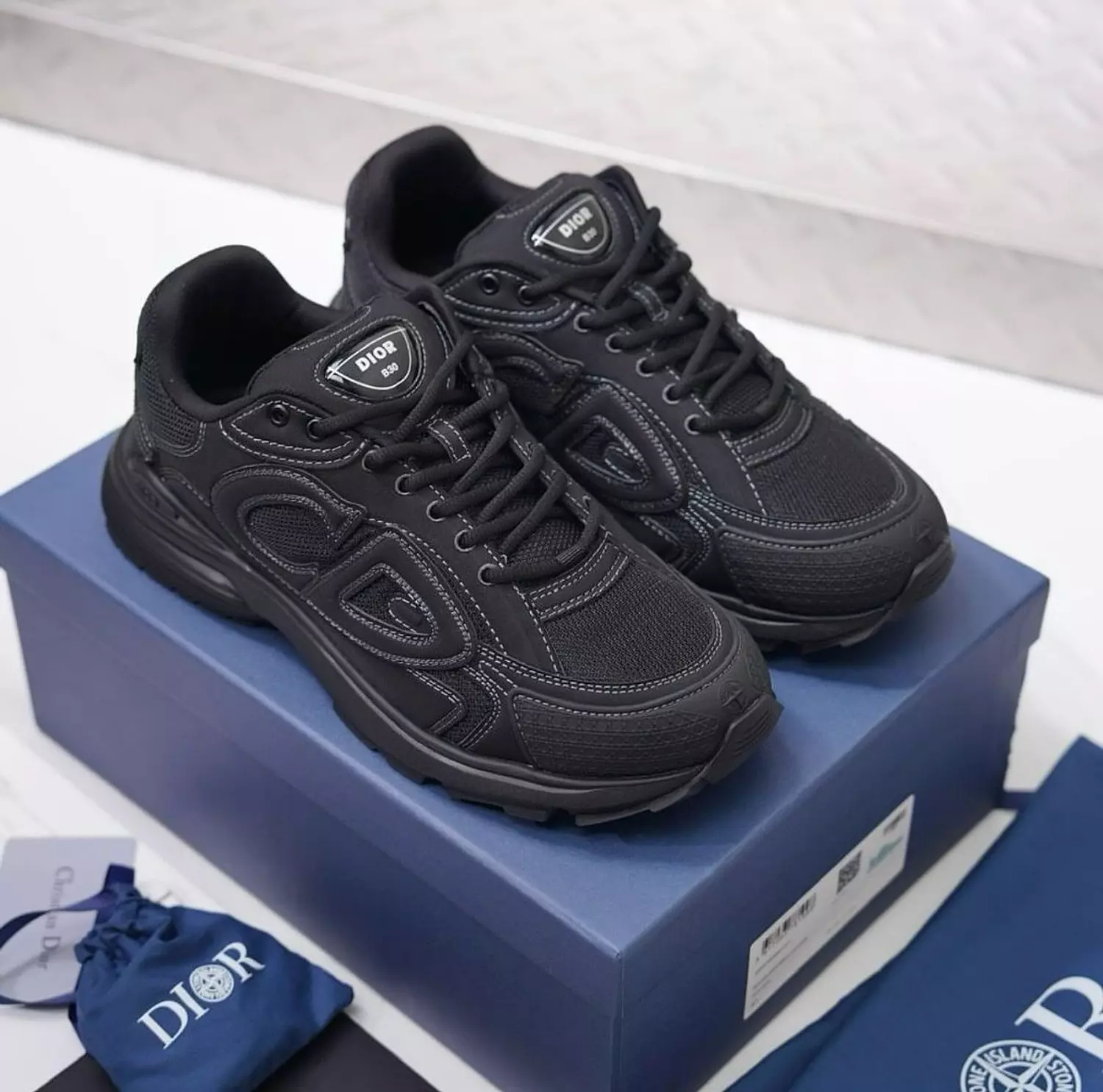  Dior B30 in Anthracite hover image