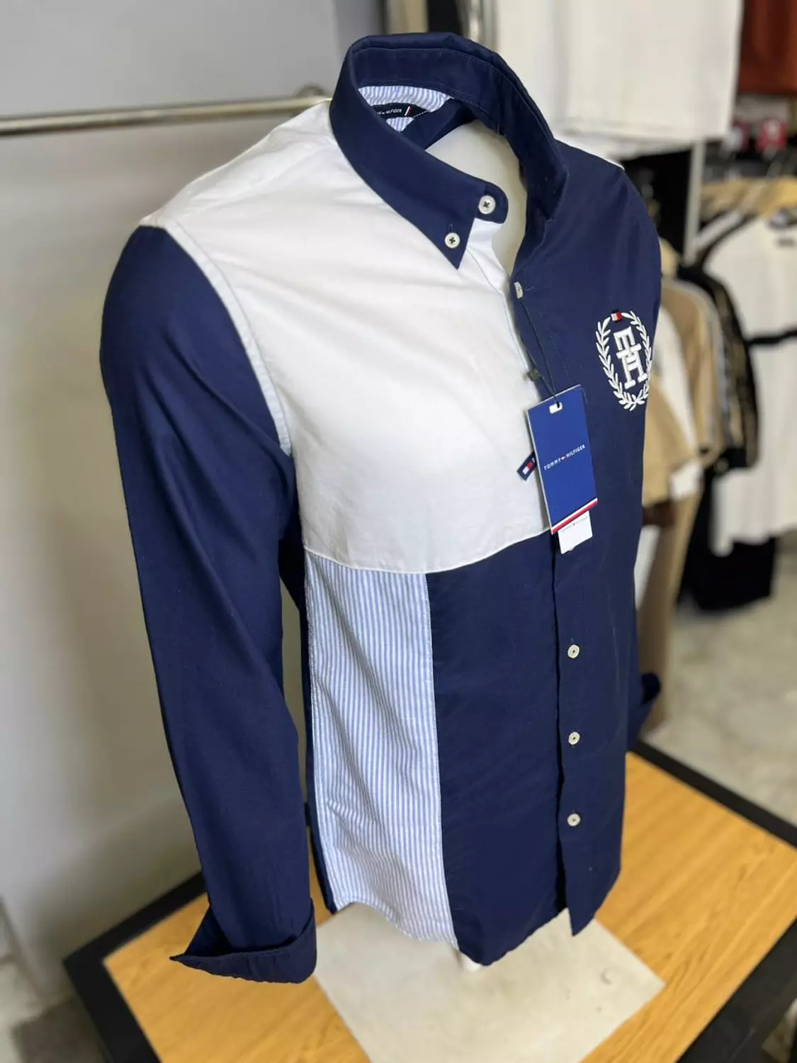 TOMMY HILFIGER SHIRT / 1475 5