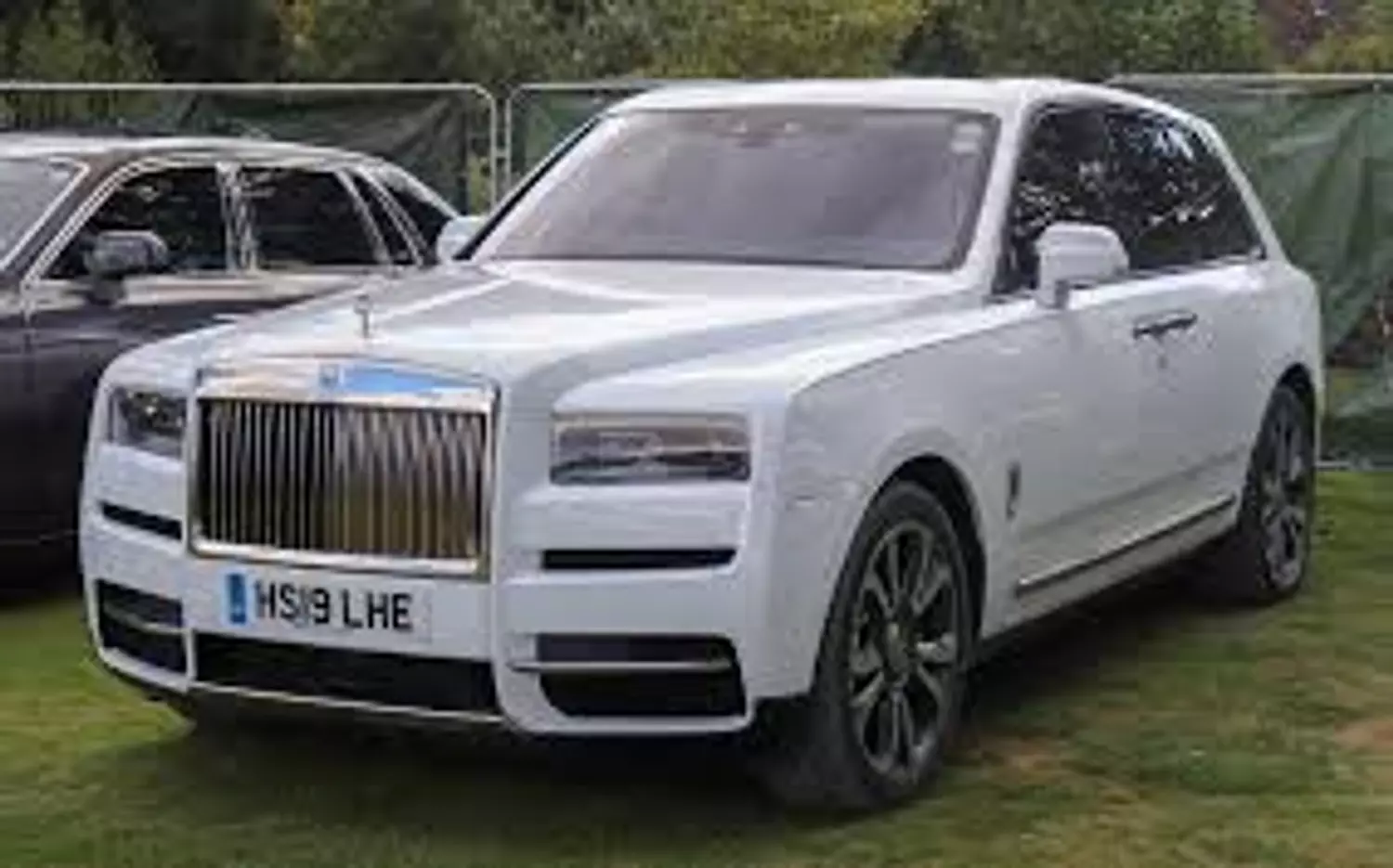 🎖️🌐 Rolls-Royce: Where Ancient Heritage Meets the Future of Luxury 16