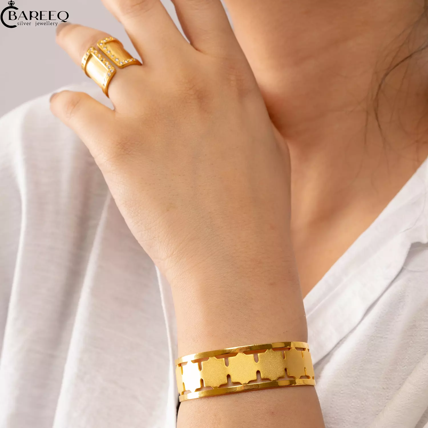 A special design bracelet image