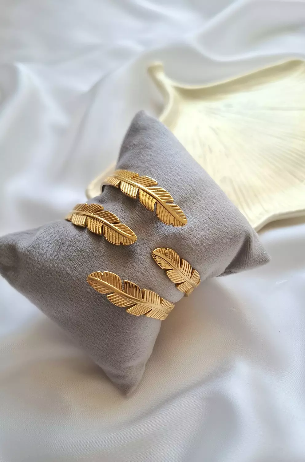 Golden leaves bangle  hover image
