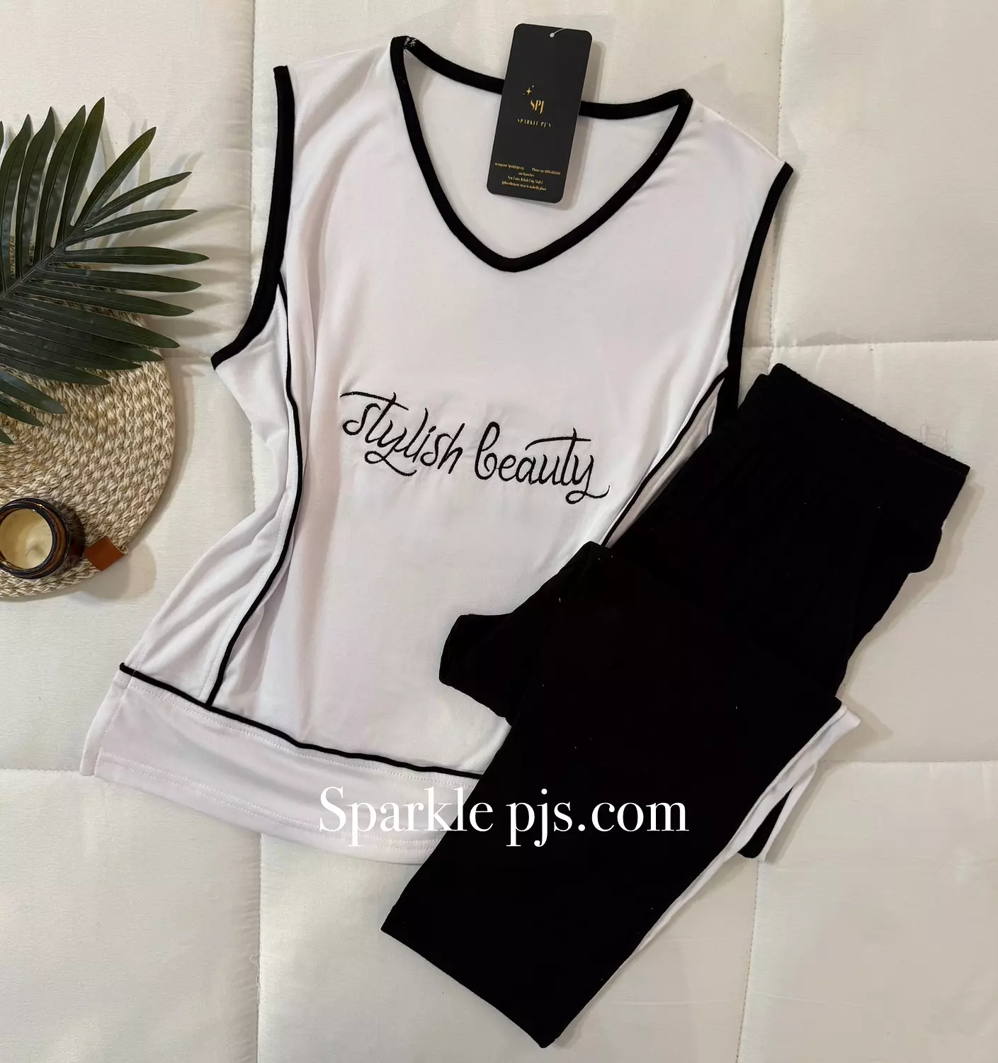 Stilysh beauty pajamas  image