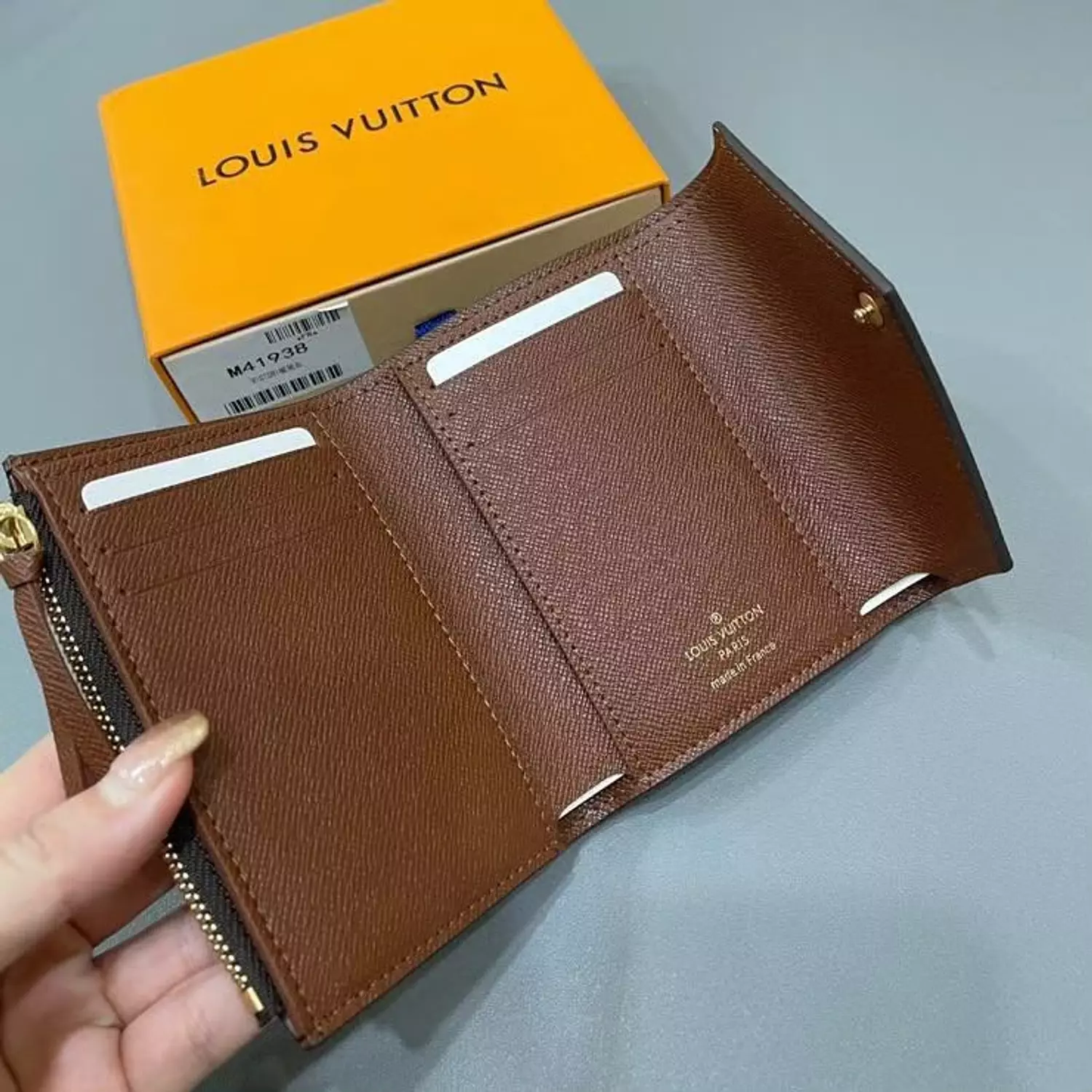 Lv wallet 4