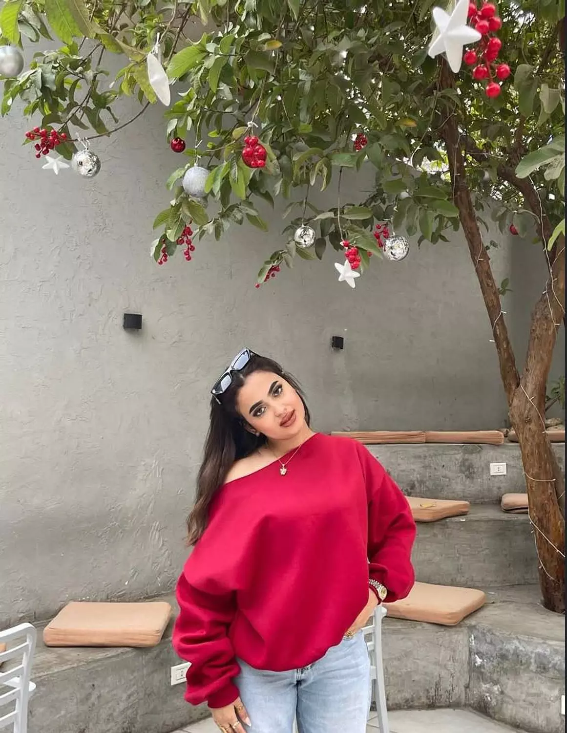 hoodie off shoulder 1