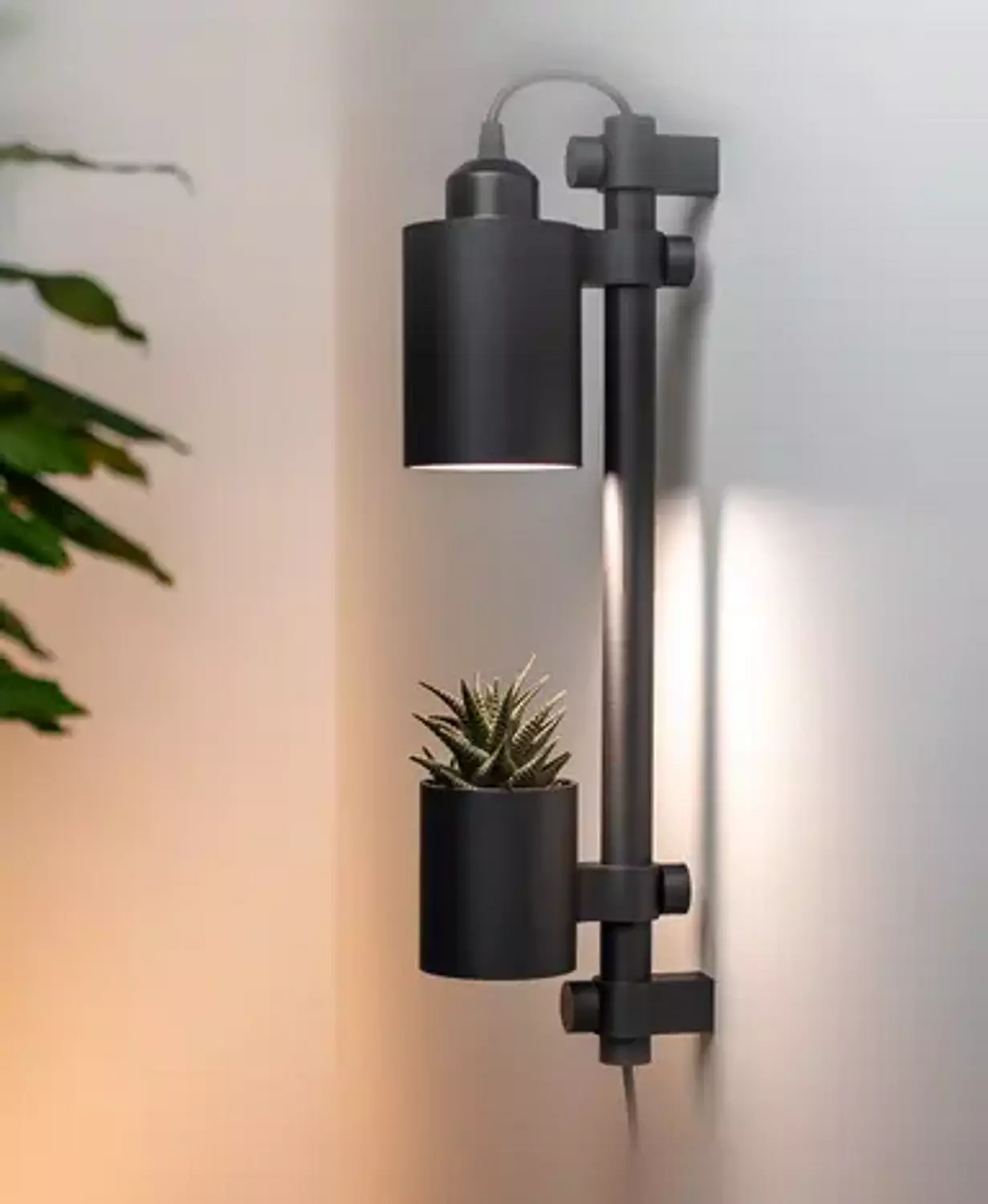 Light wall mount image