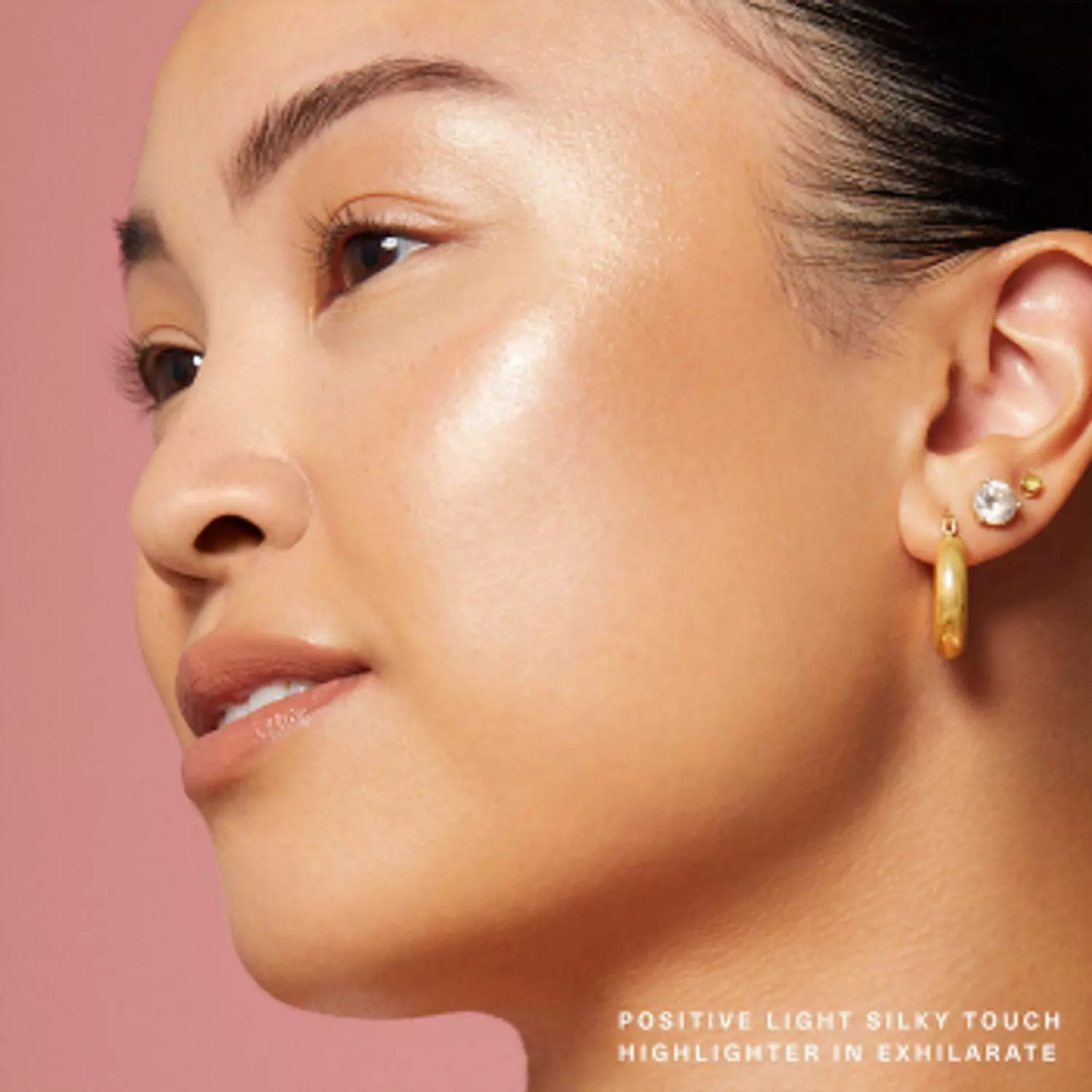 Rare Beauty by Selena Gomez Positive Light Silky  Touch Highlighter shade : Exhilarate - champagne gold 1