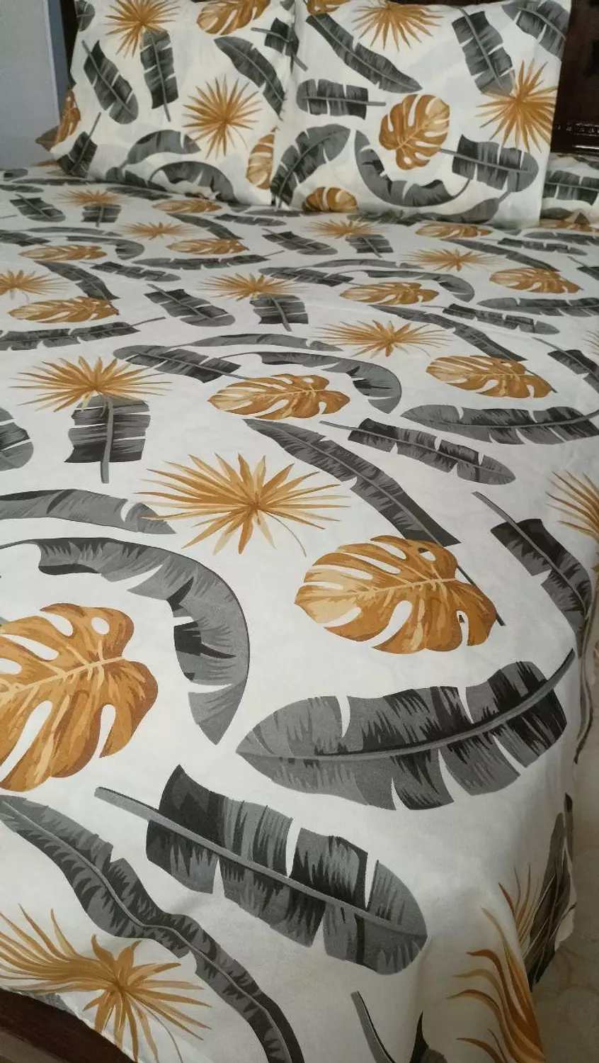 Large sheet set, Turkish cotton, yellow feathers image