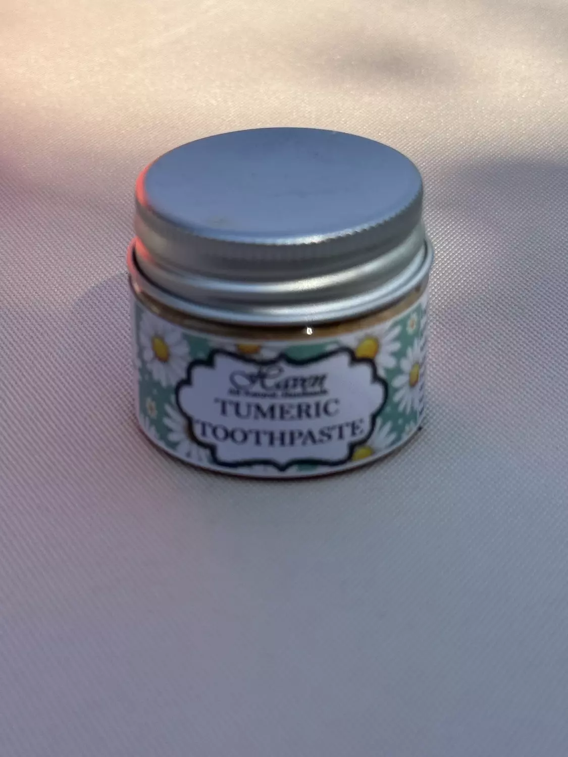 Tumeric whitening toothpaste