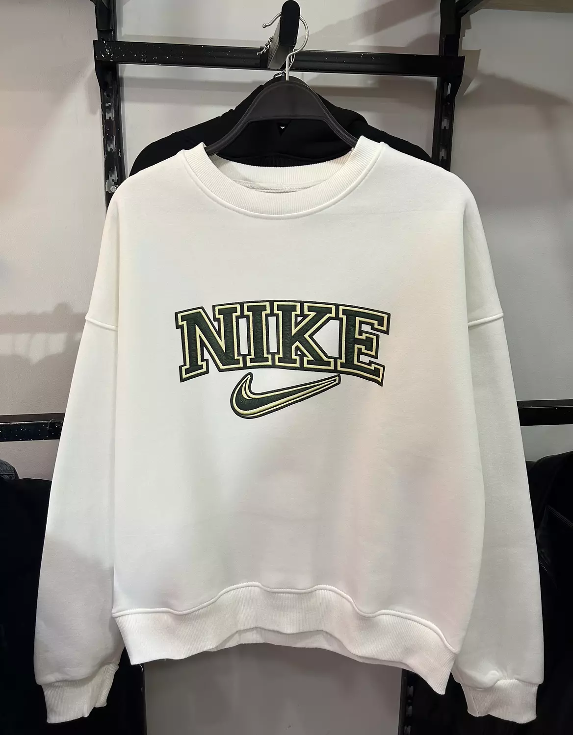 Nike Vintage Logo Crewneck – White image