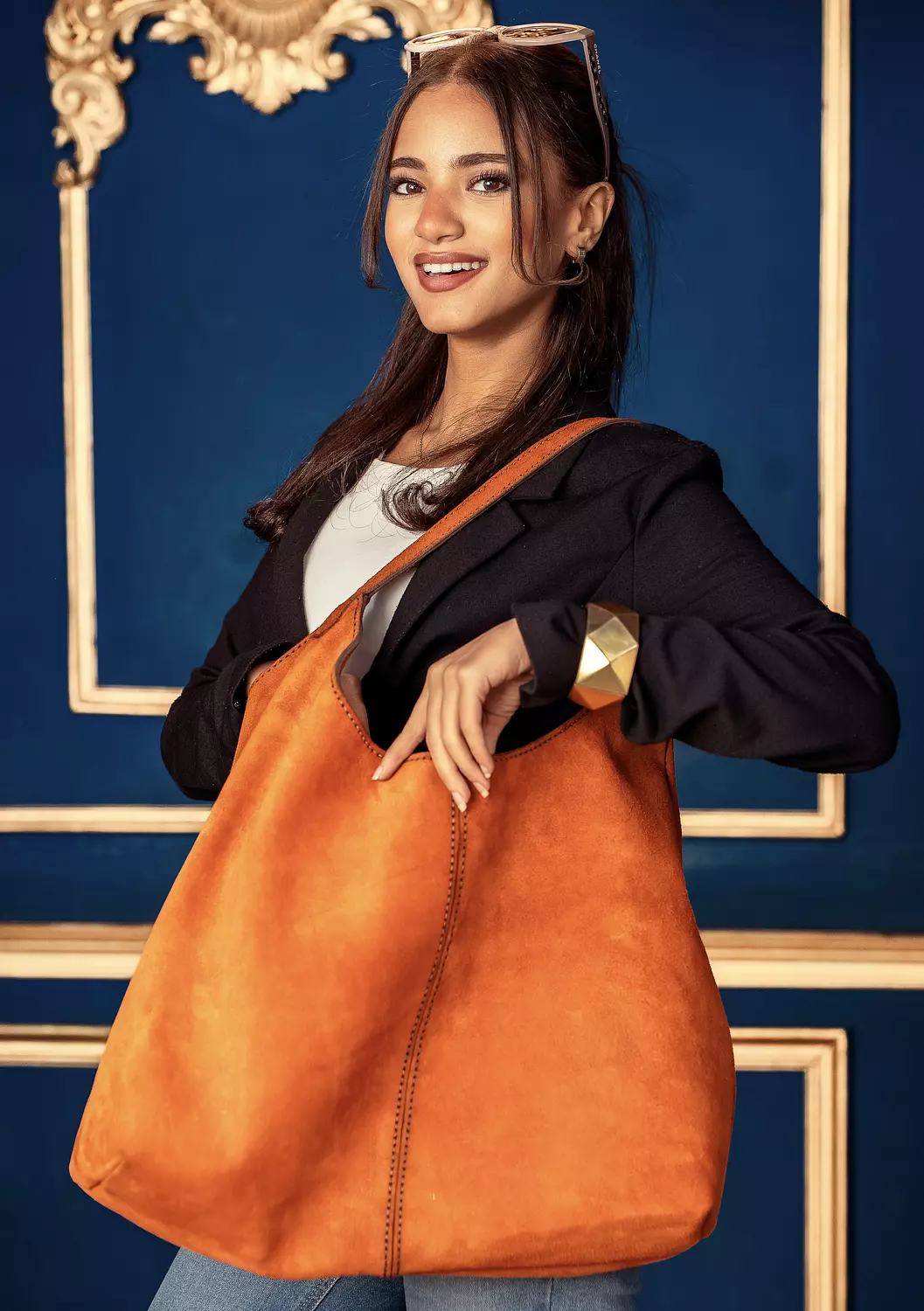 شنطه من جلد الشمواه hand made  image