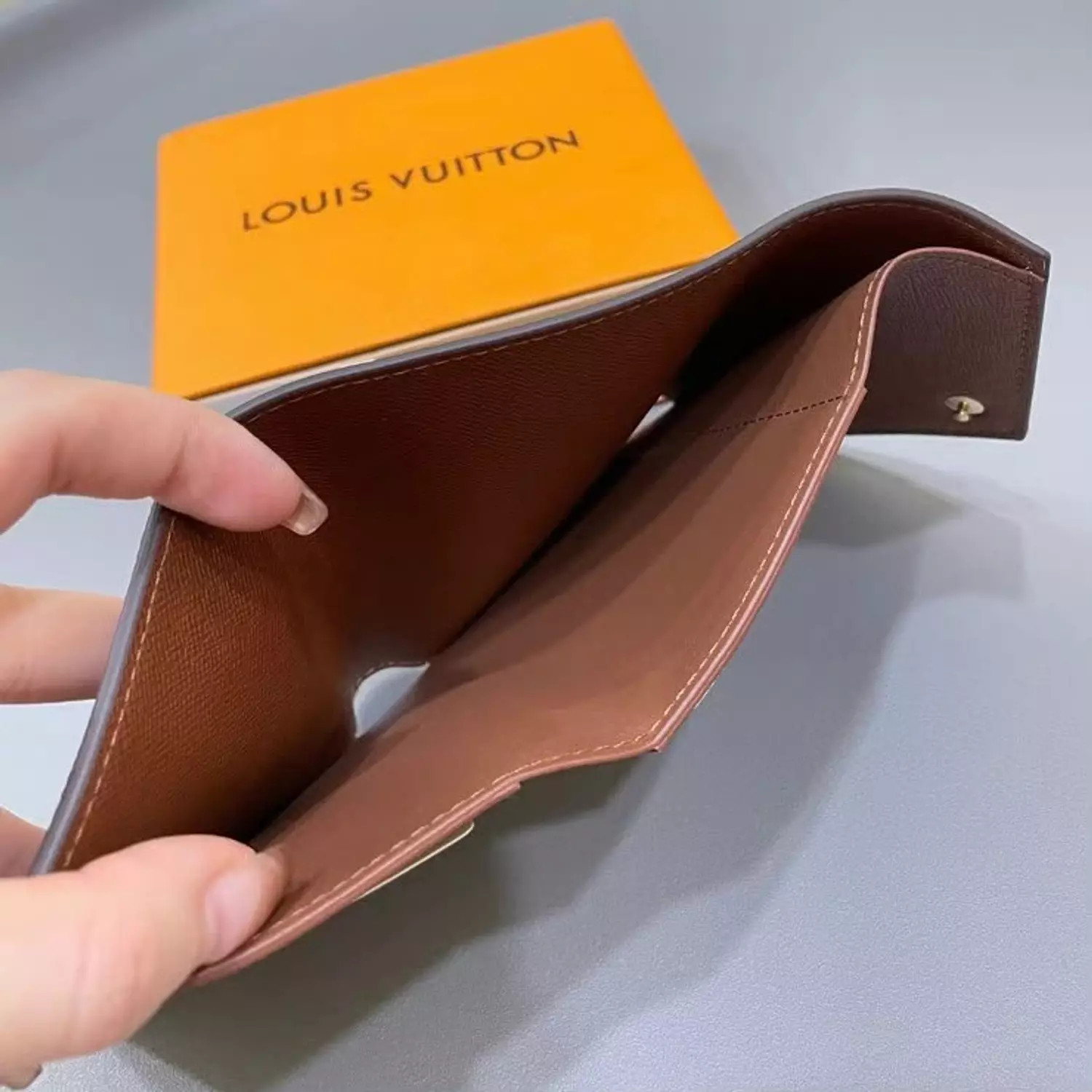 Lv wallet 5