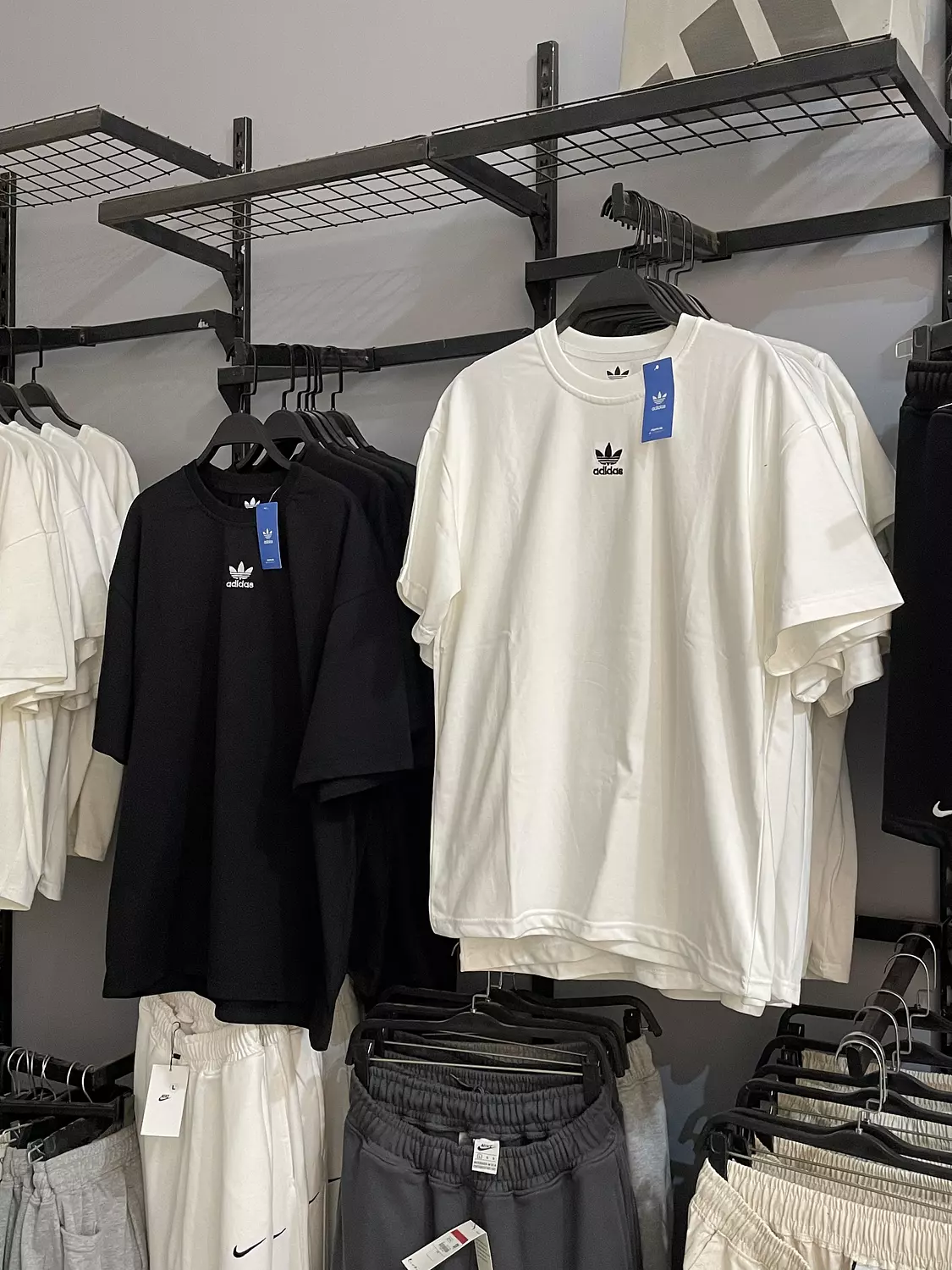 T_shirt adidas oversize  4