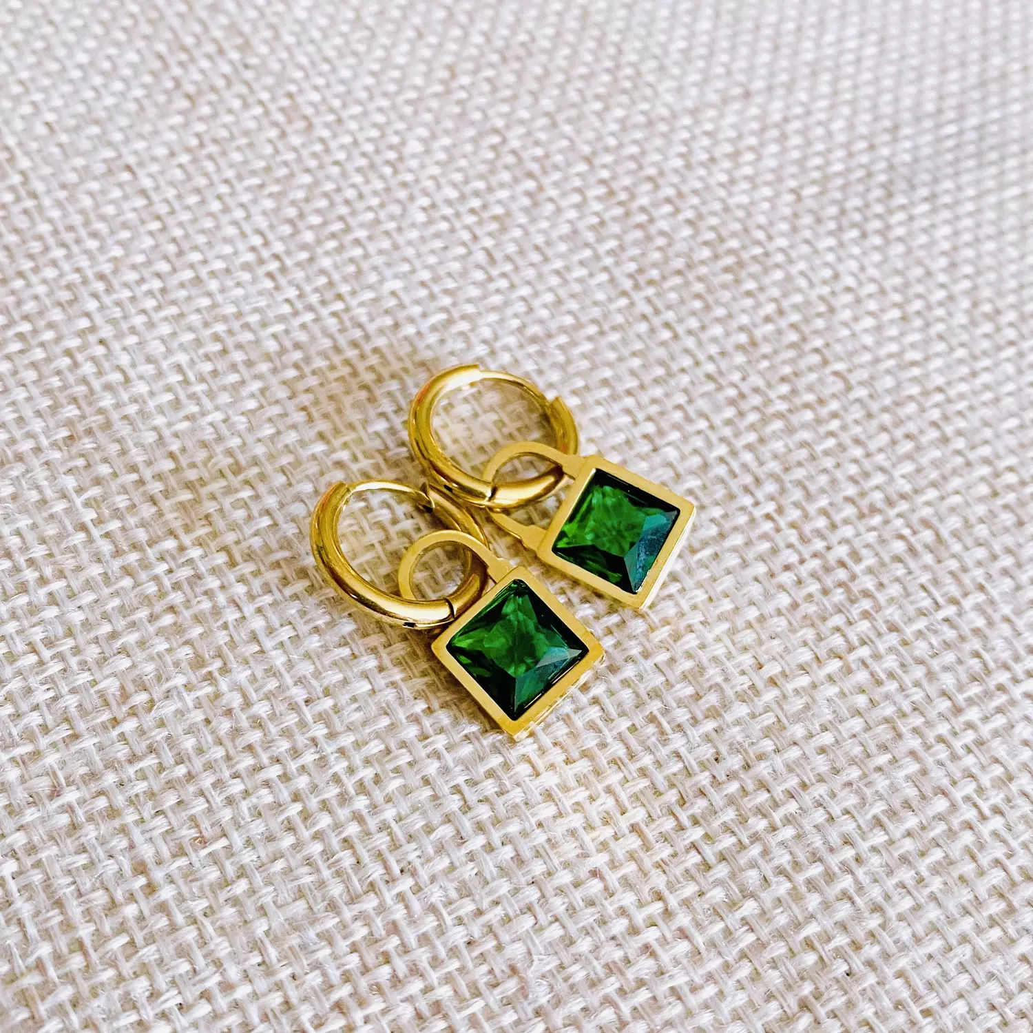 Emerald green square lock earrings 2
