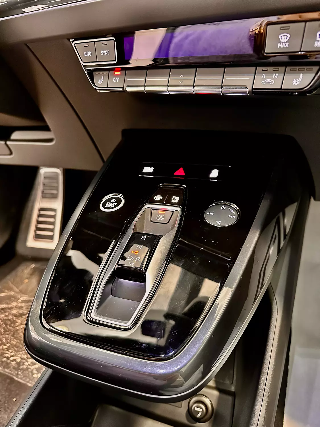 AUDI Q5 Etron  9