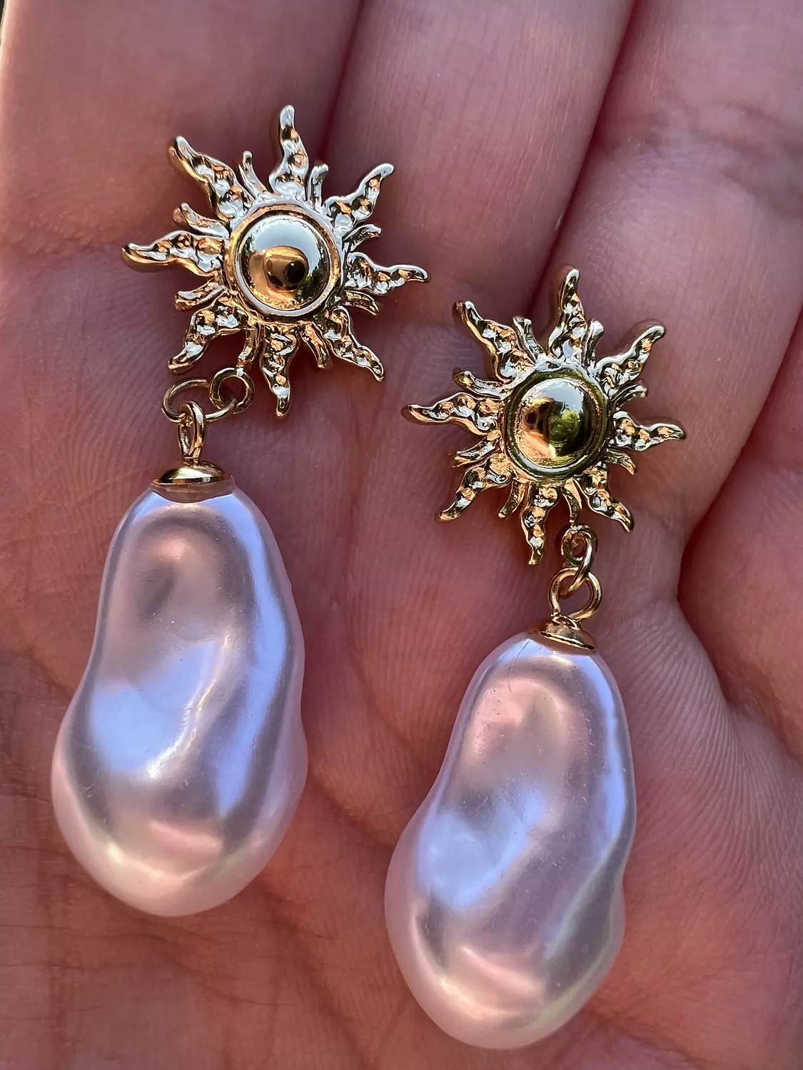 Pearly Sun Earrings   hover image