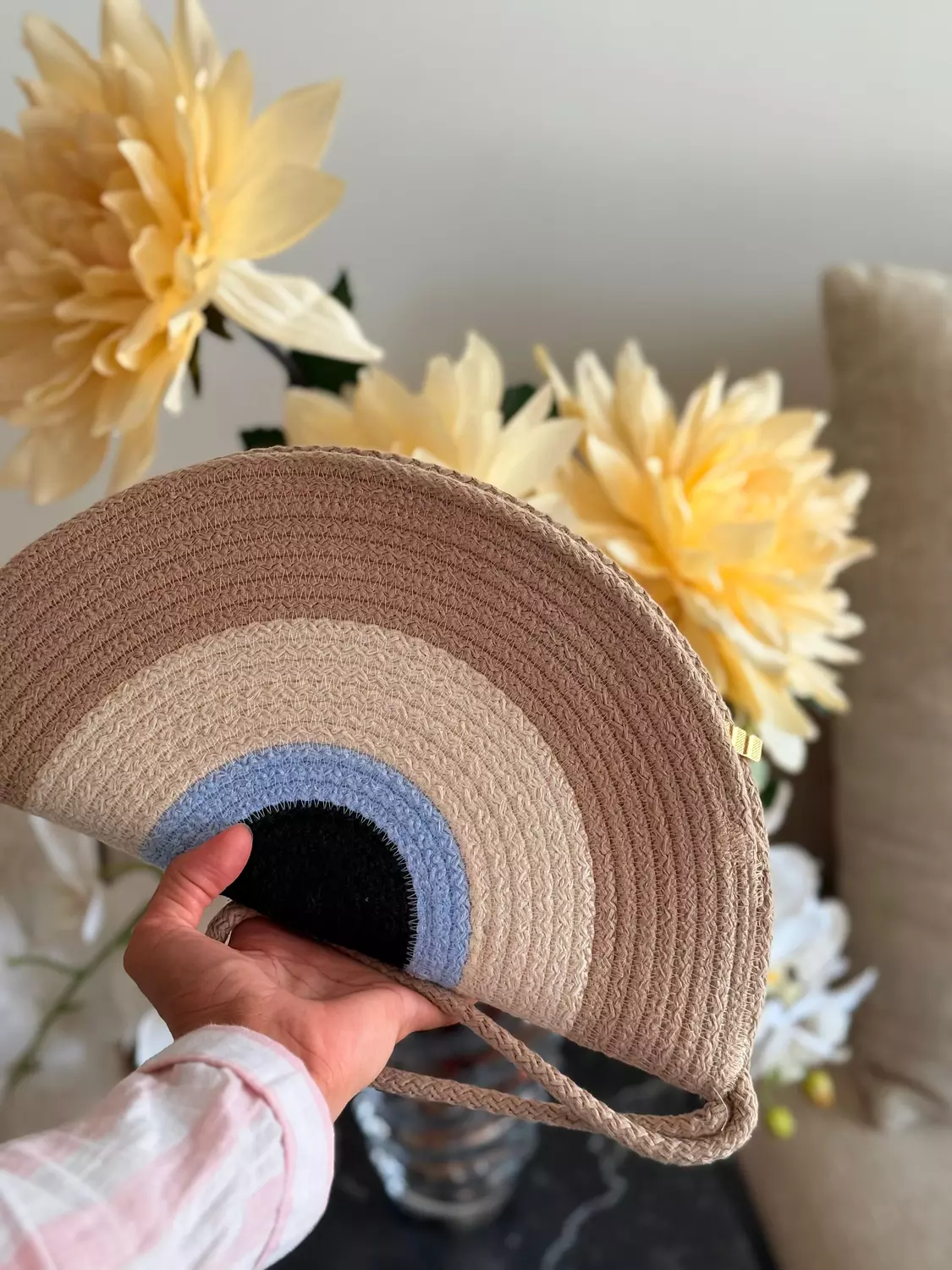 Blue eye clutch  image