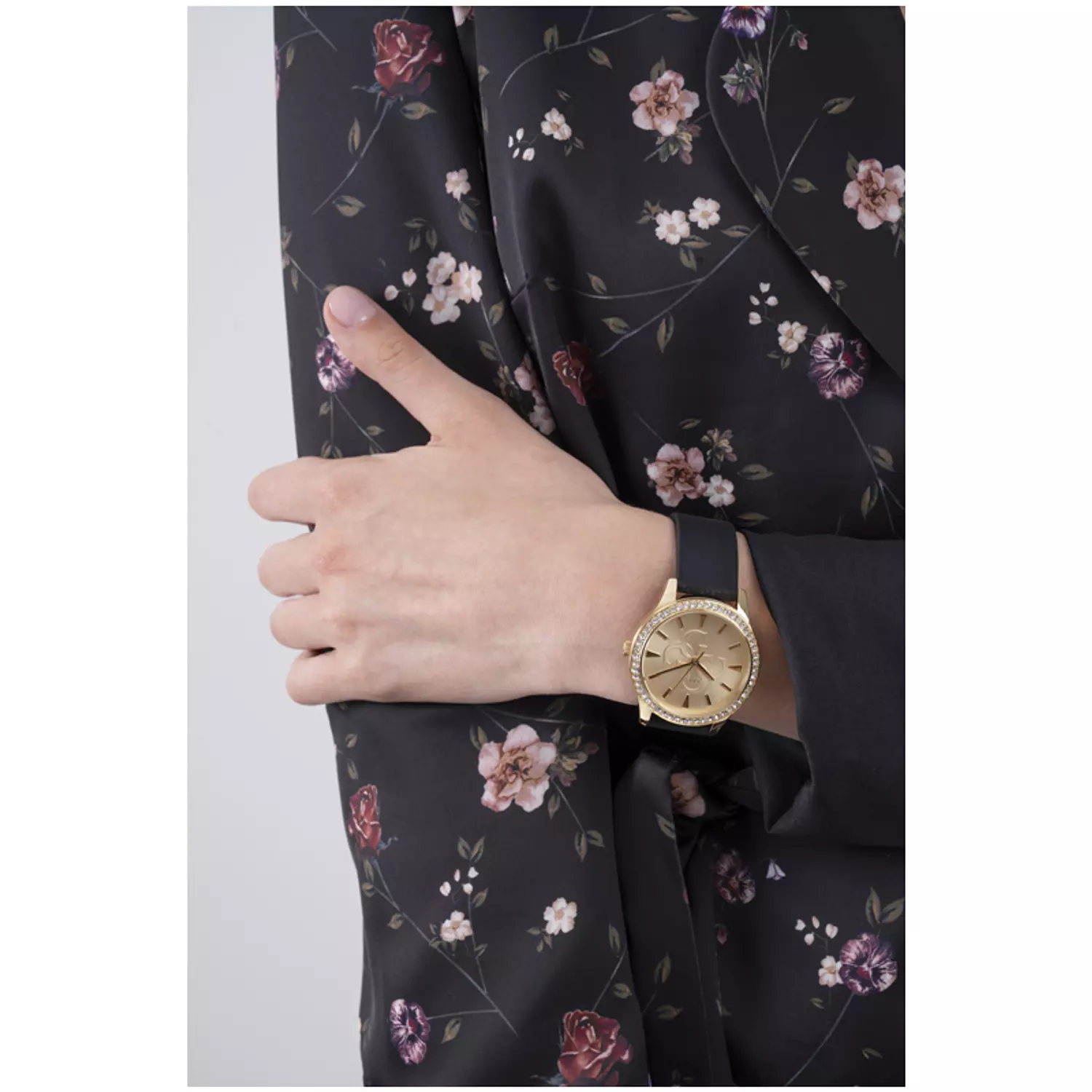 GUESS GW0359L1 Women's  Watch Gold Tone Silicone Strap 5