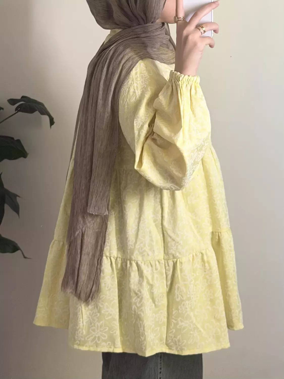 Ruffled Floral Blouse 💛 hover image