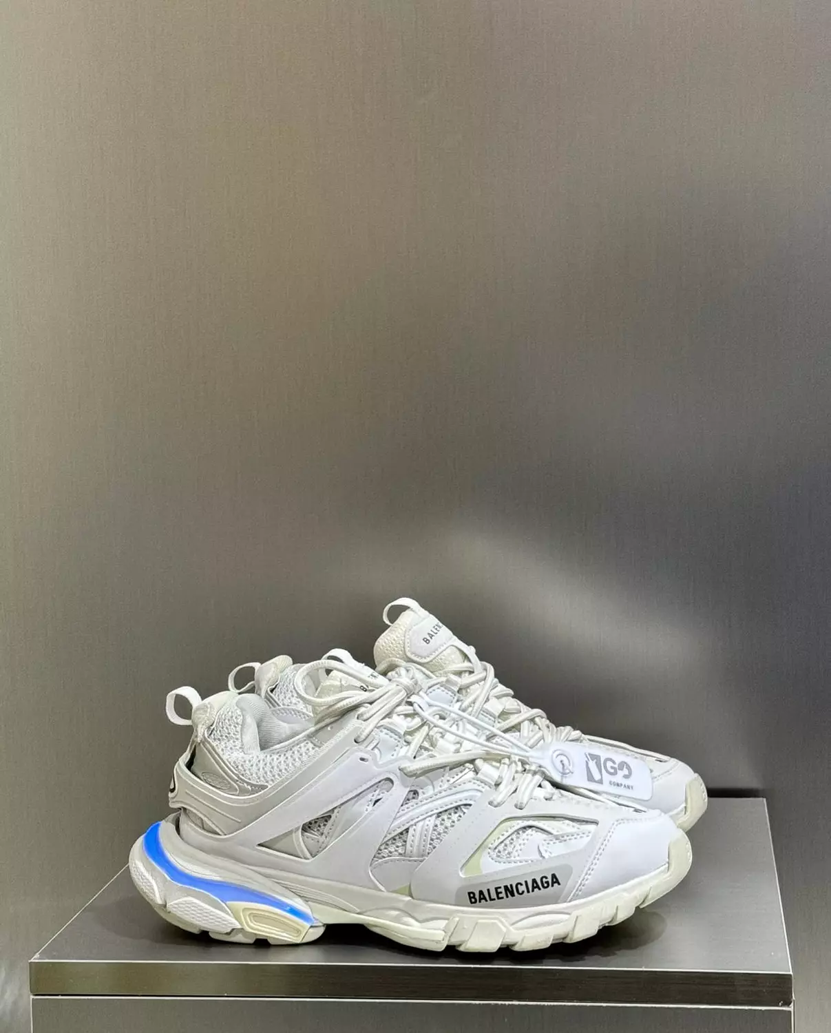 Balenciaga track led image