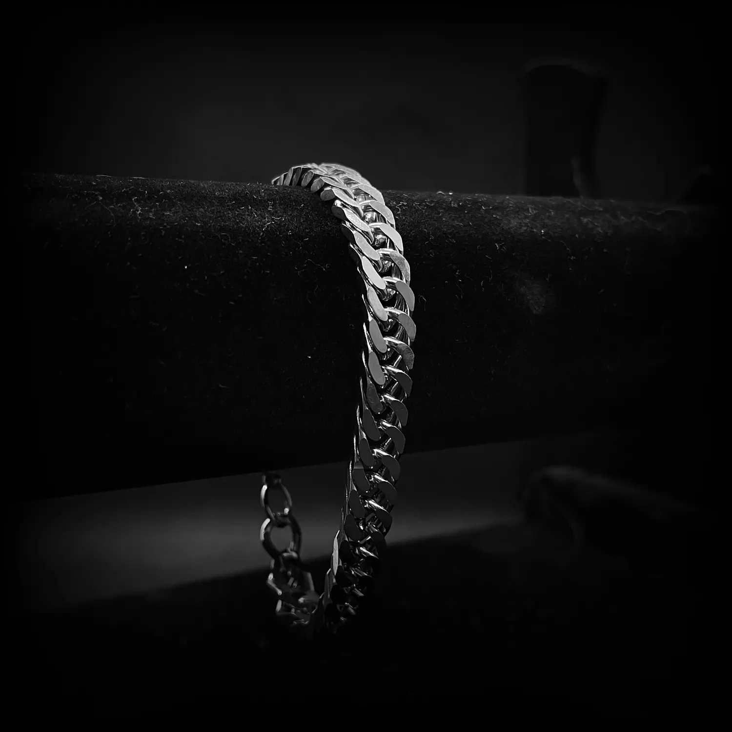 Curb Bracelet image
