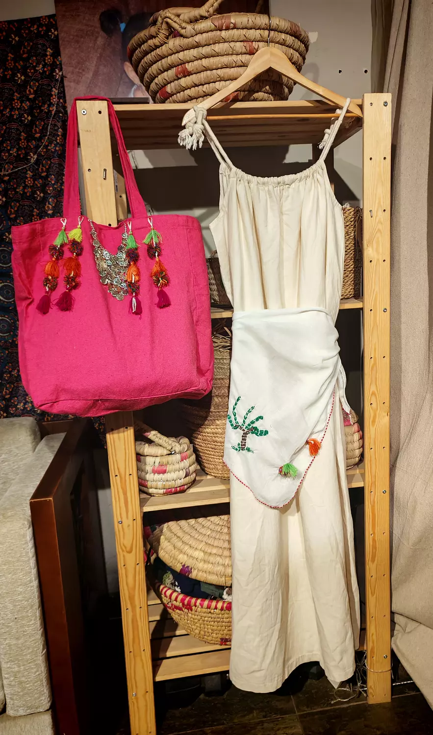 White siwi shawl 3