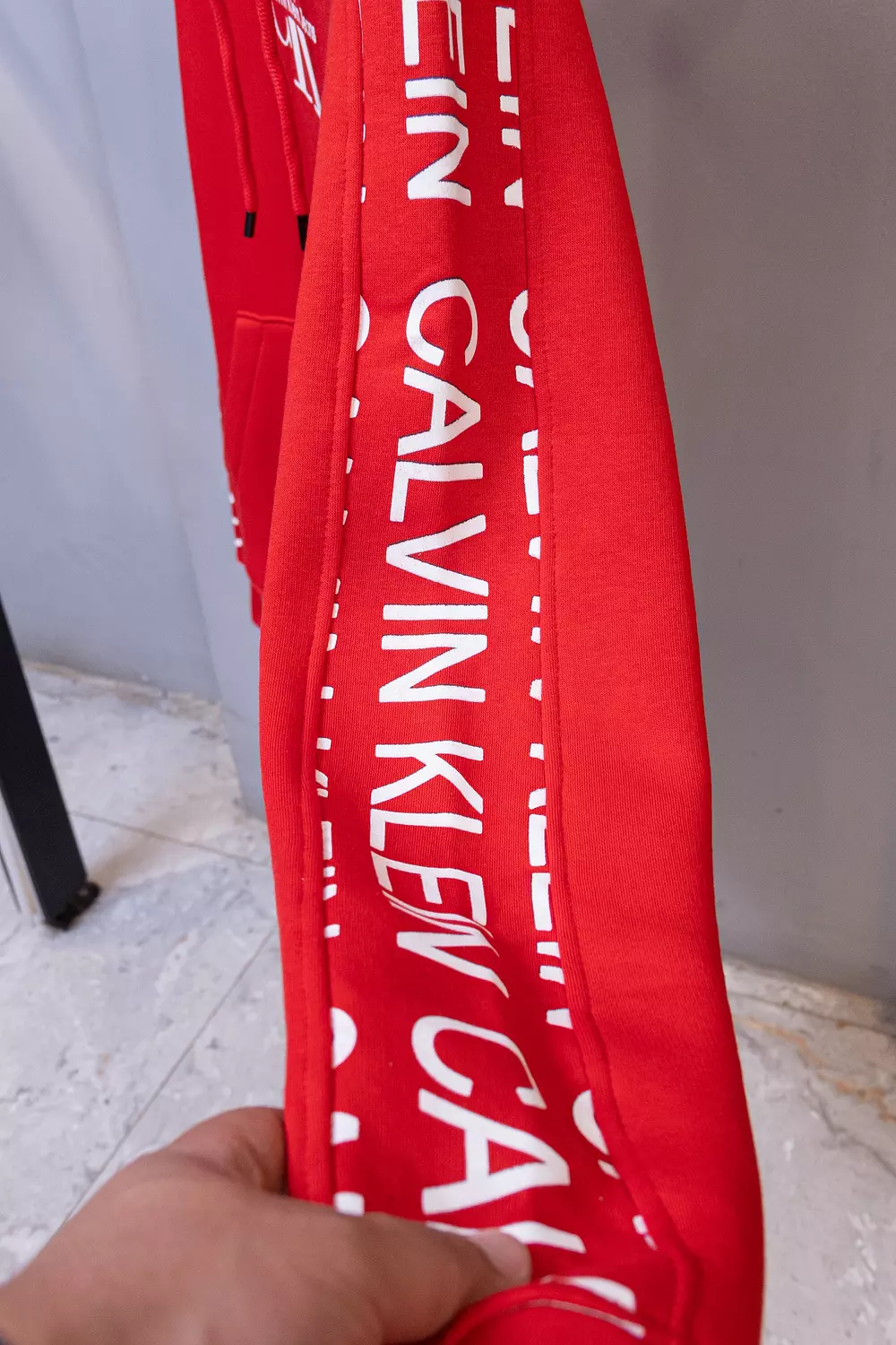 CALVIN KLEIN HOODIE \ 1750 2