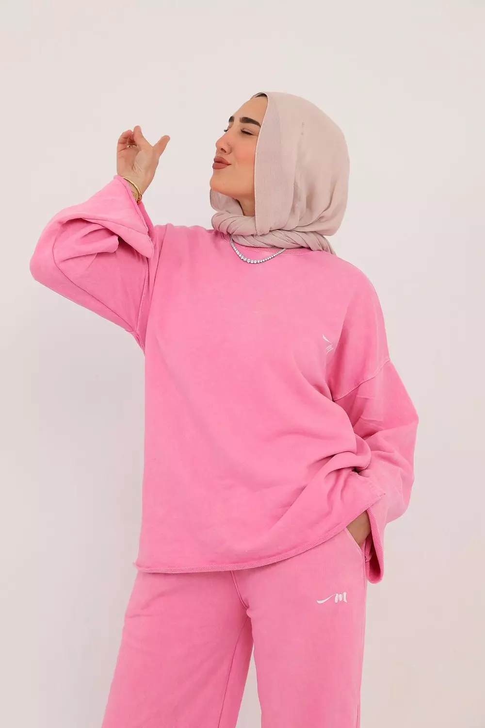 <h2 style="text-align: center">Women Collection</h2><p style="text-align: justify"></p><p style="text-align: center"><span style="color: rgb(38, 22, 22)">─── </span><span style="color: rgb(0, 0, 0)">Casual </span><span style="color: rgb(38, 22, 22)">collection Now '25 ───</span></p>