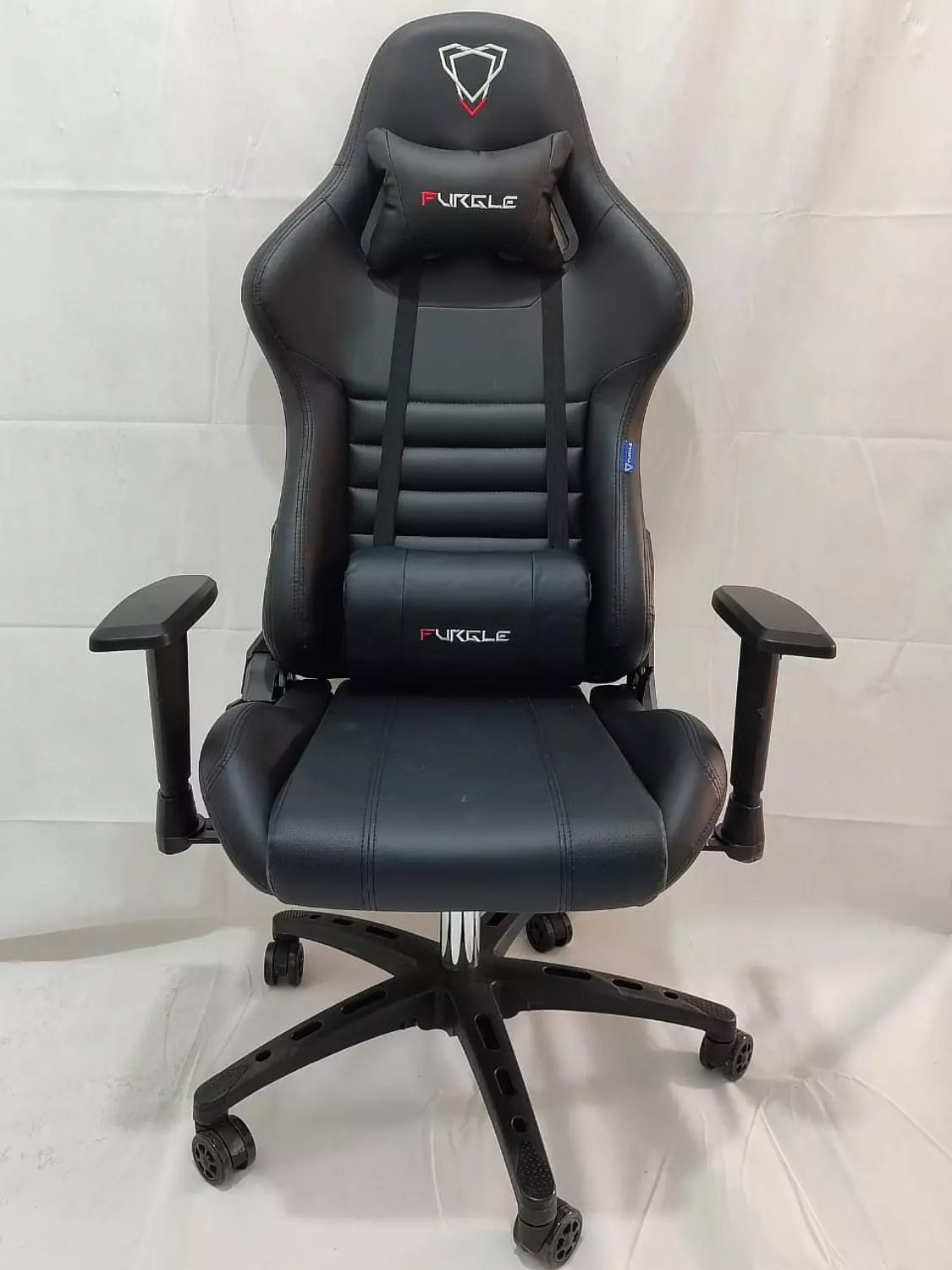 furgle كرسى جيمنج اسود hover image