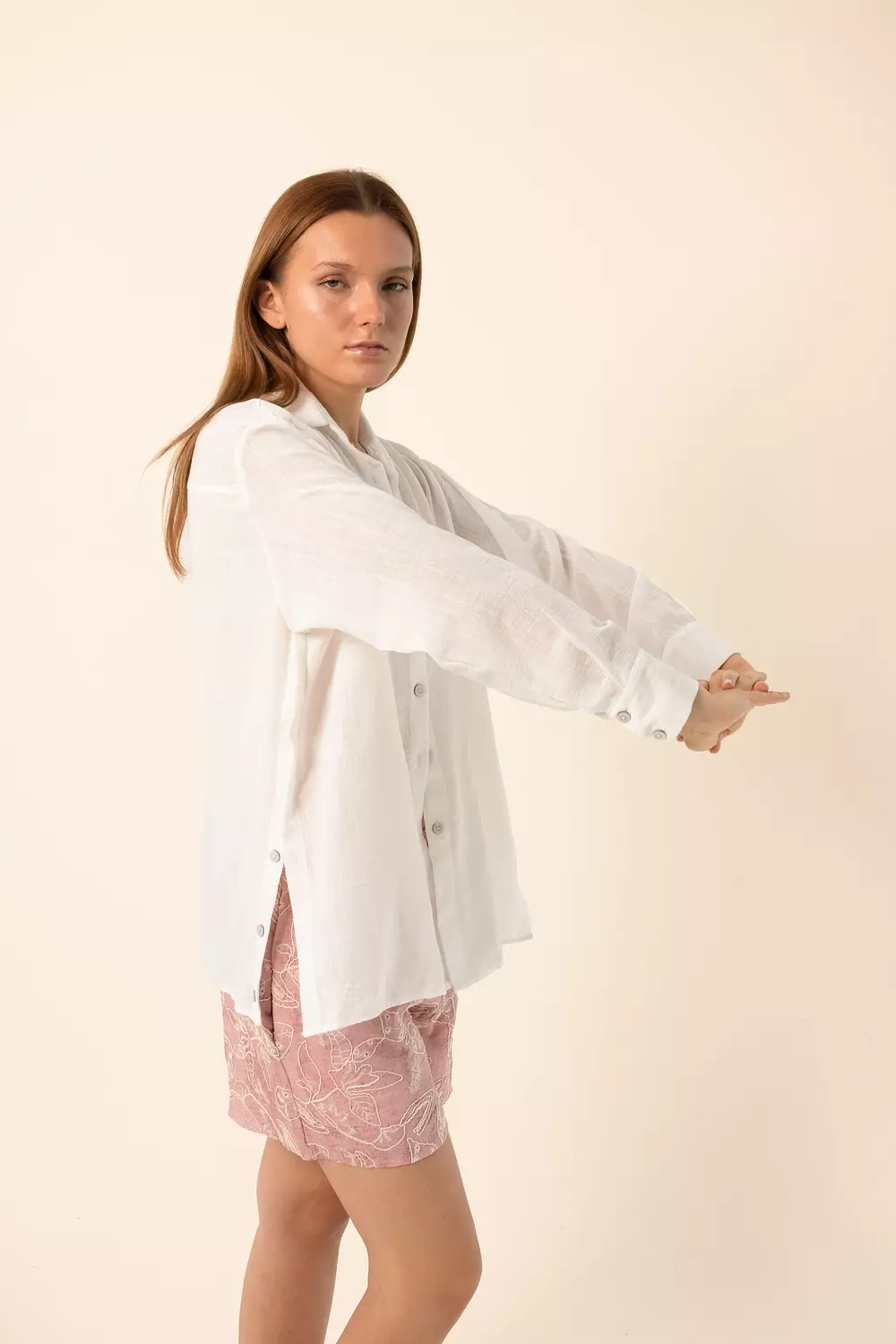 Oversized Shirt with side button - White hover image