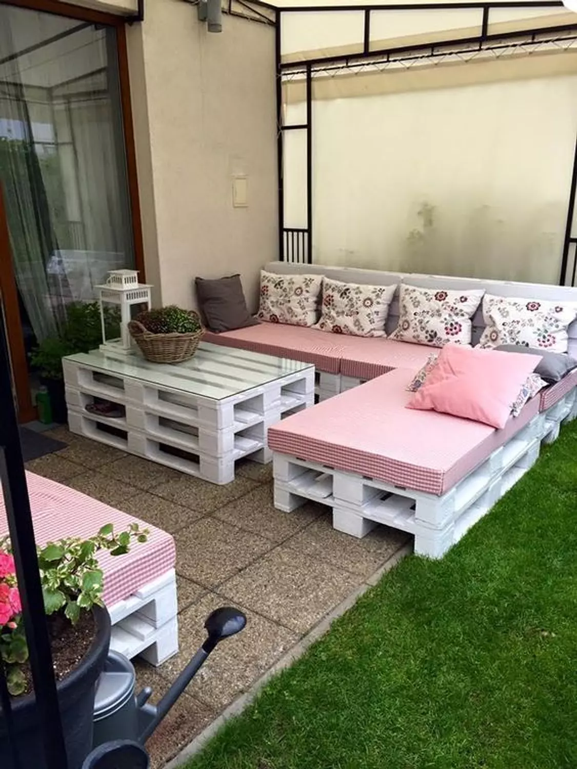 Pallet table image