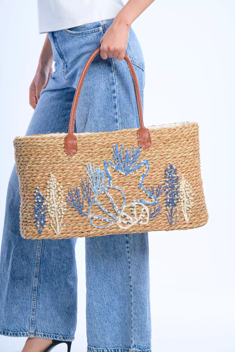 embroiderd hand made bag 1