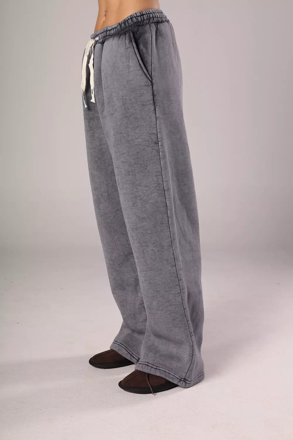 Embossed wide-leg pants 2