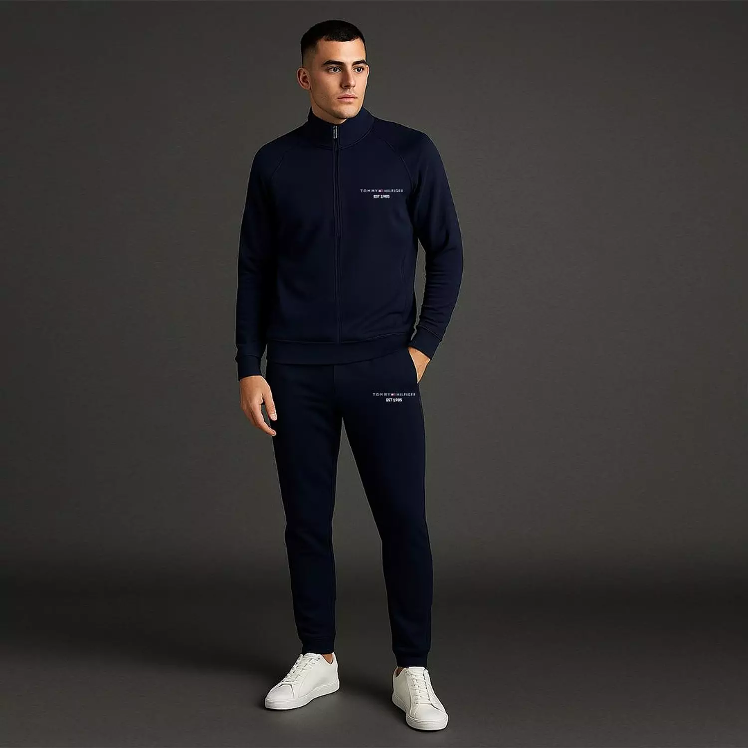 Tracksuit Tommy Basic image