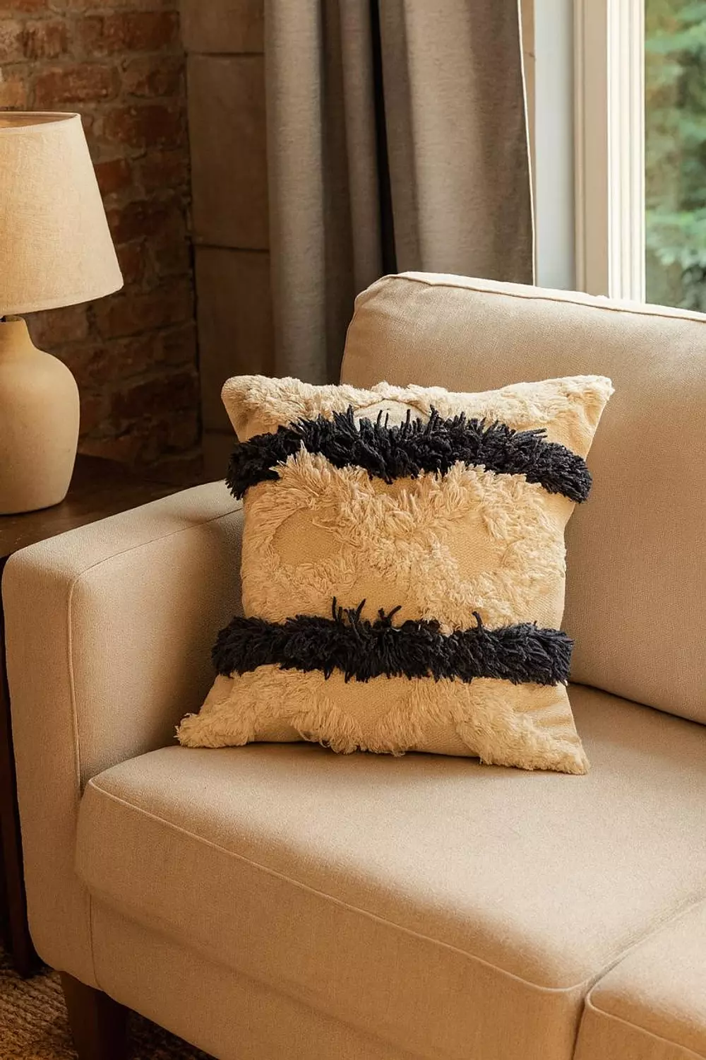 <h3 style="text-align: center"><span style="color: rgb(0, 0, 0)">Cushions</span></h3>
