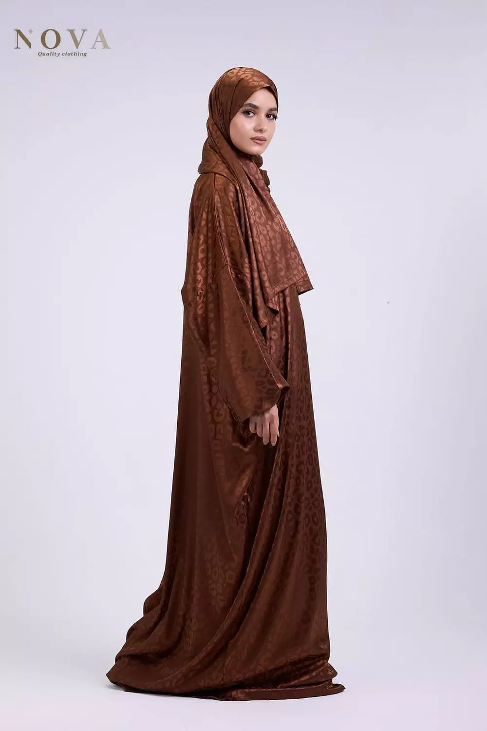 Dark brown Jacquard 1