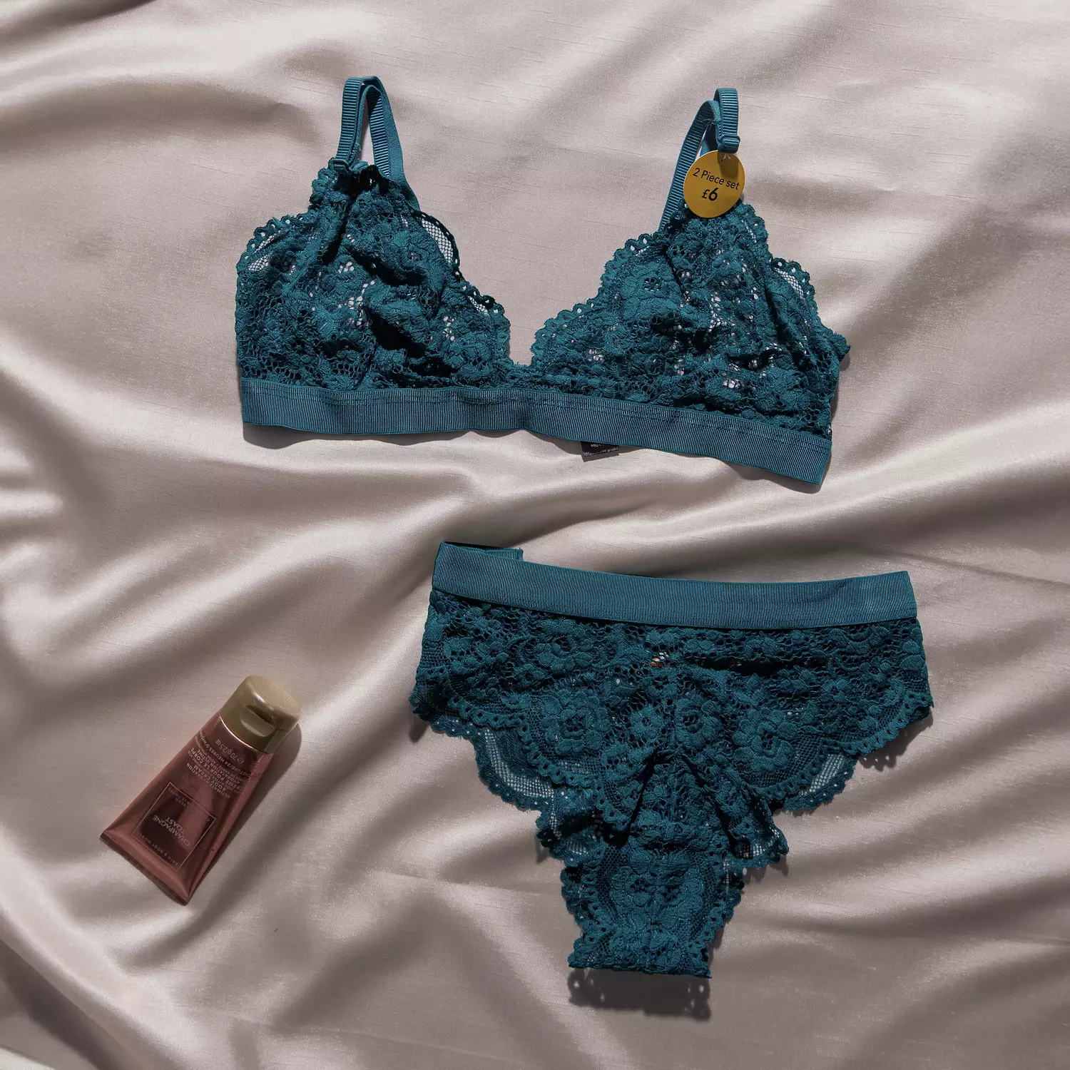 Matching lingerie set   2